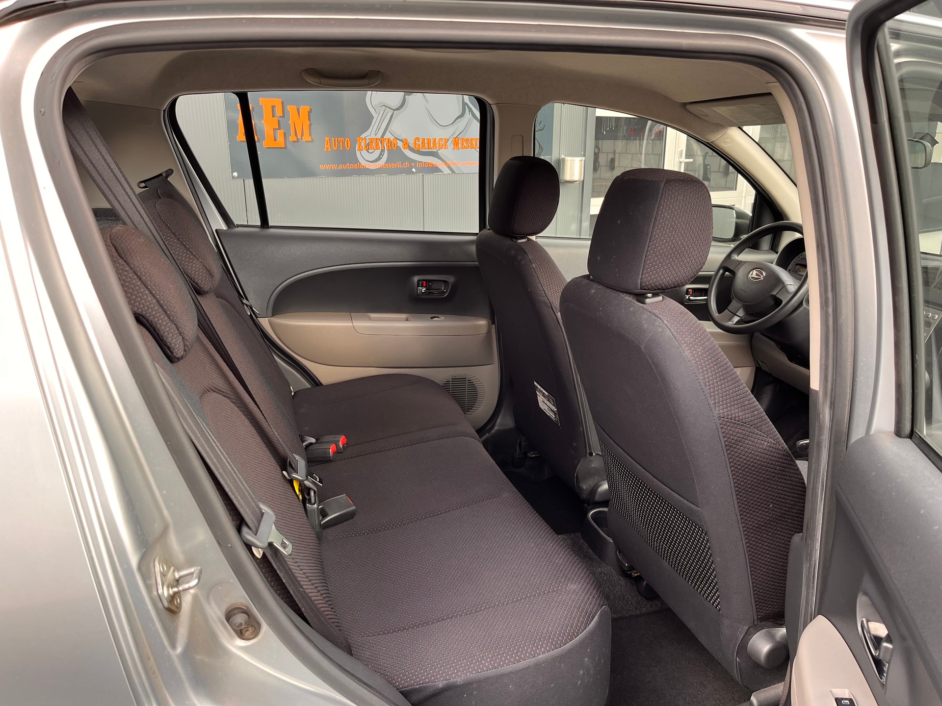 DAIHATSU Sirion 1.3 S eco-4WD-image-6