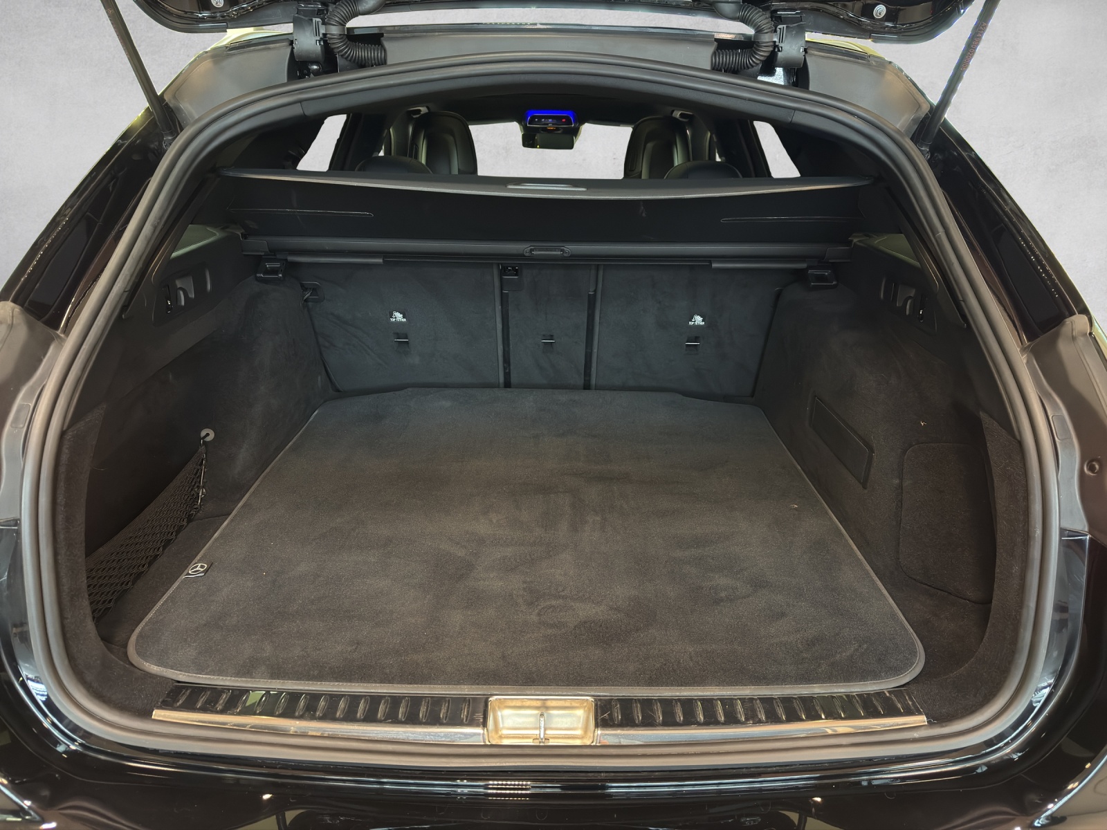 MERCEDES-BENZ E 220 d T 4Matic 9G-Tronic-image-12