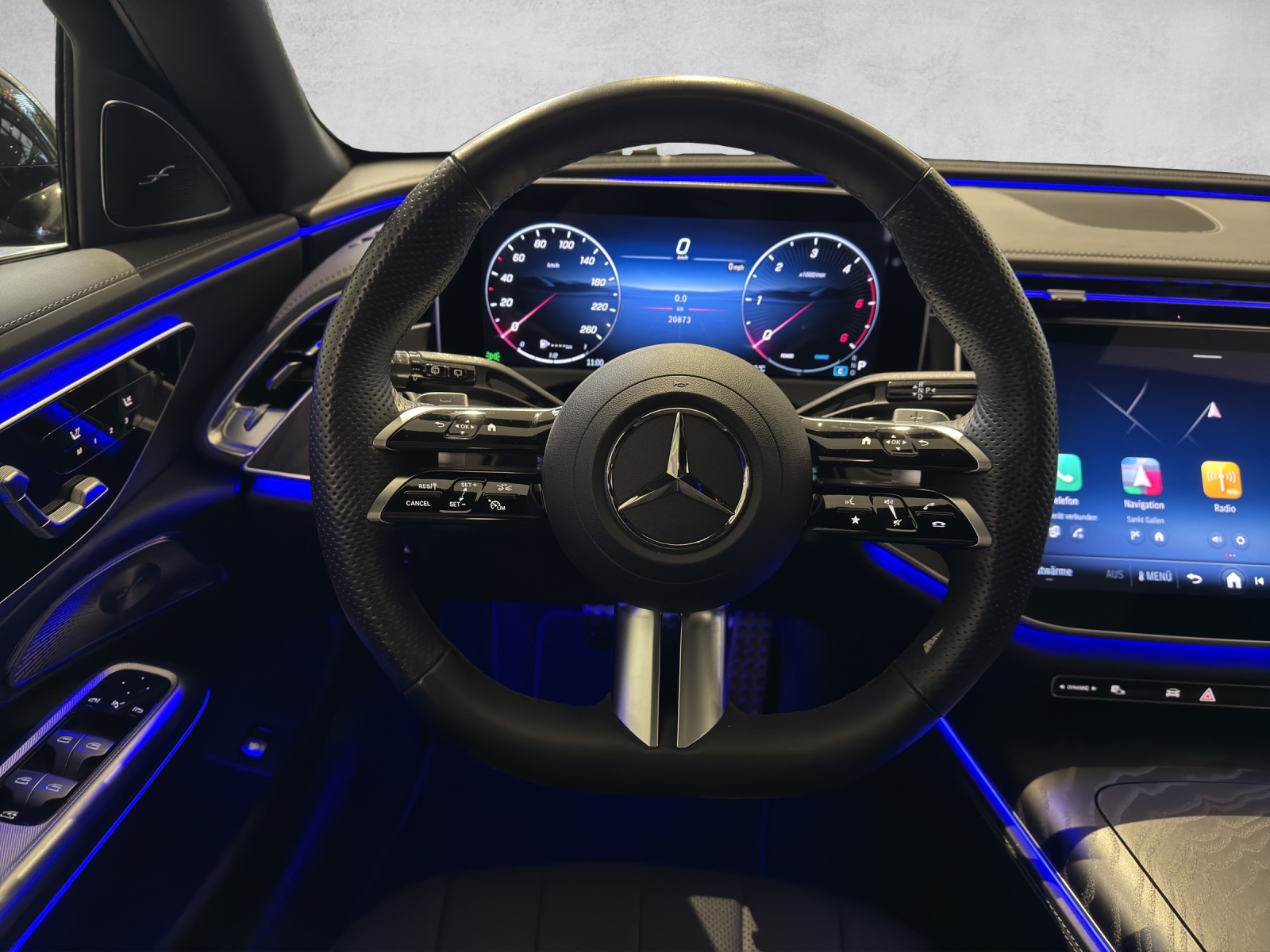 MERCEDES-BENZ E 220 d T 4Matic 9G-Tronic-image-10