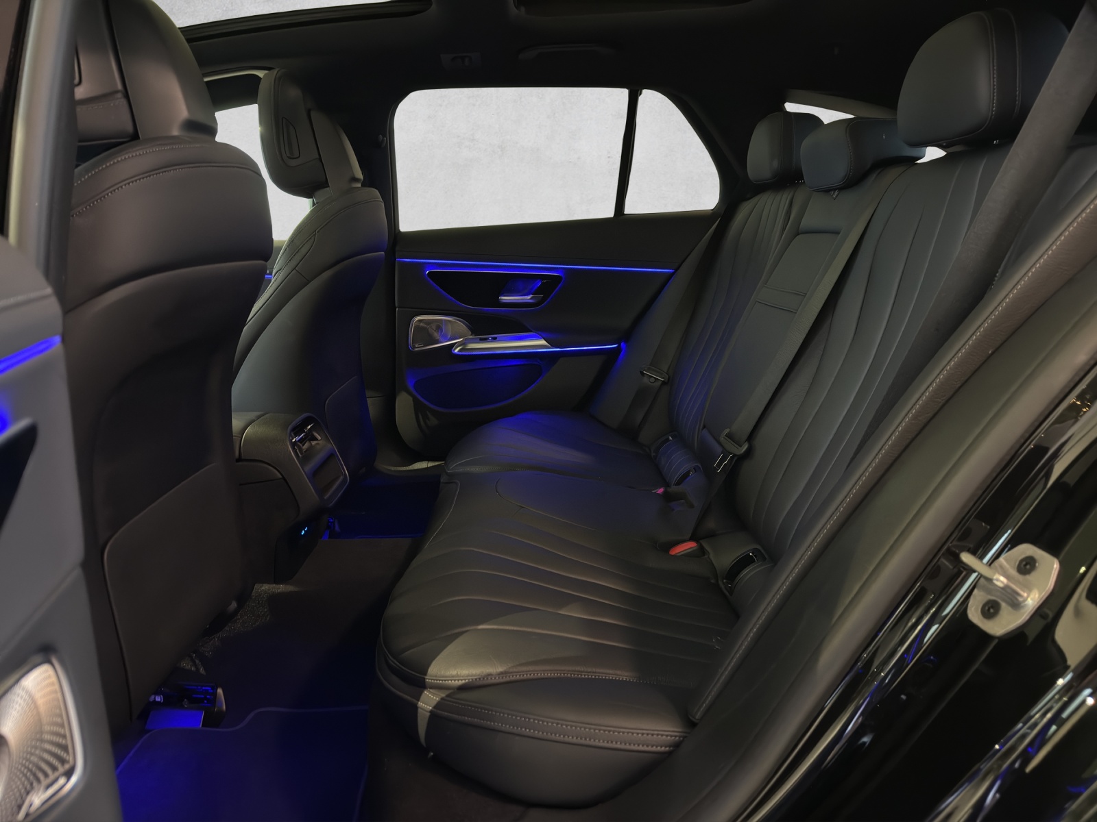 MERCEDES-BENZ E 220 d T 4Matic 9G-Tronic-image-8