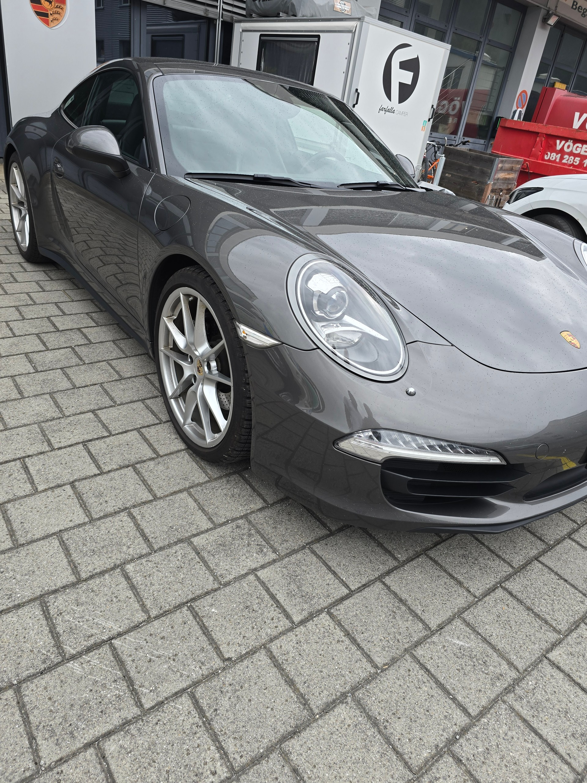 PORSCHE 911 Carrera 4-image-8