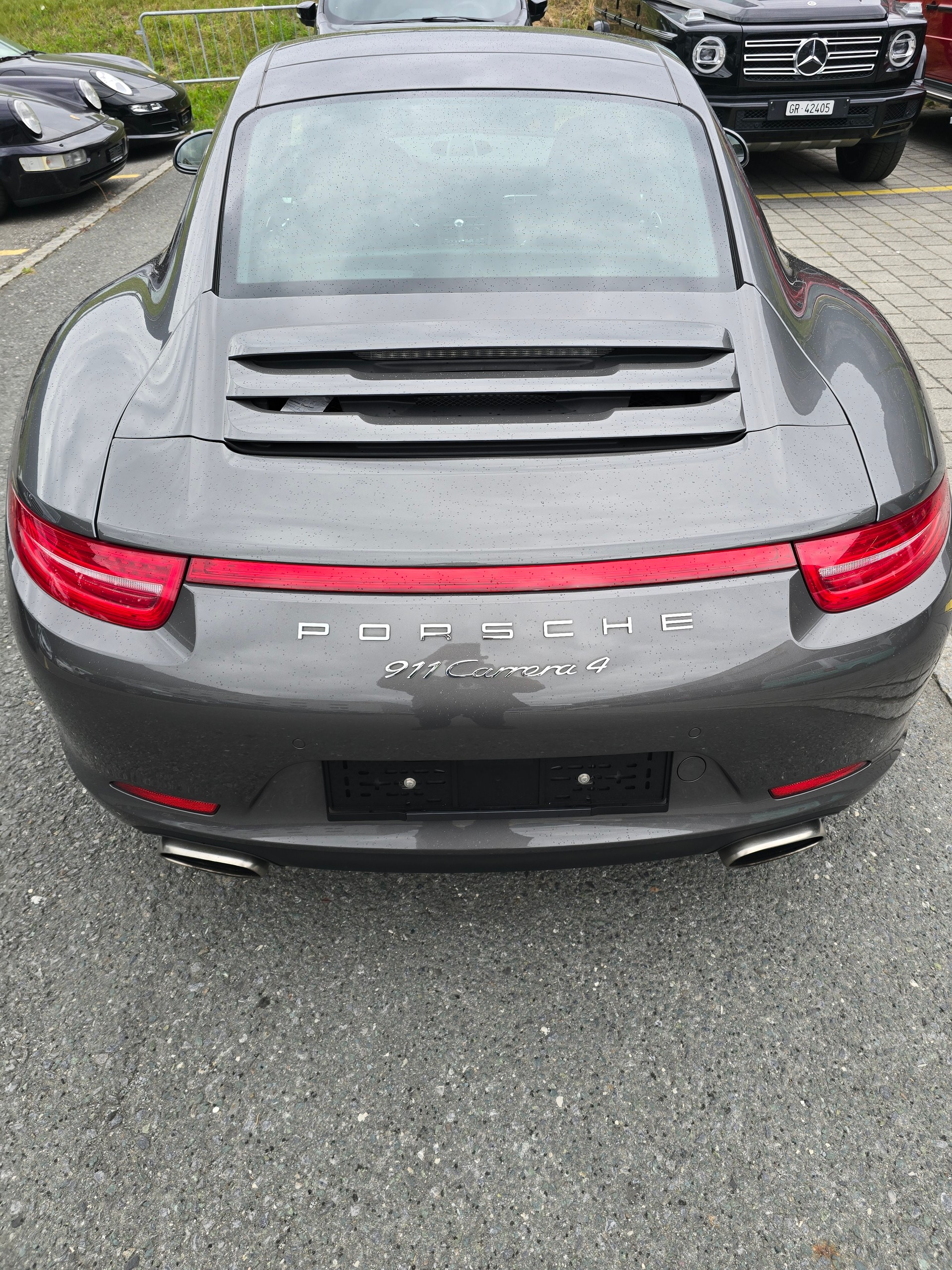 PORSCHE 911 Carrera 4-image-6