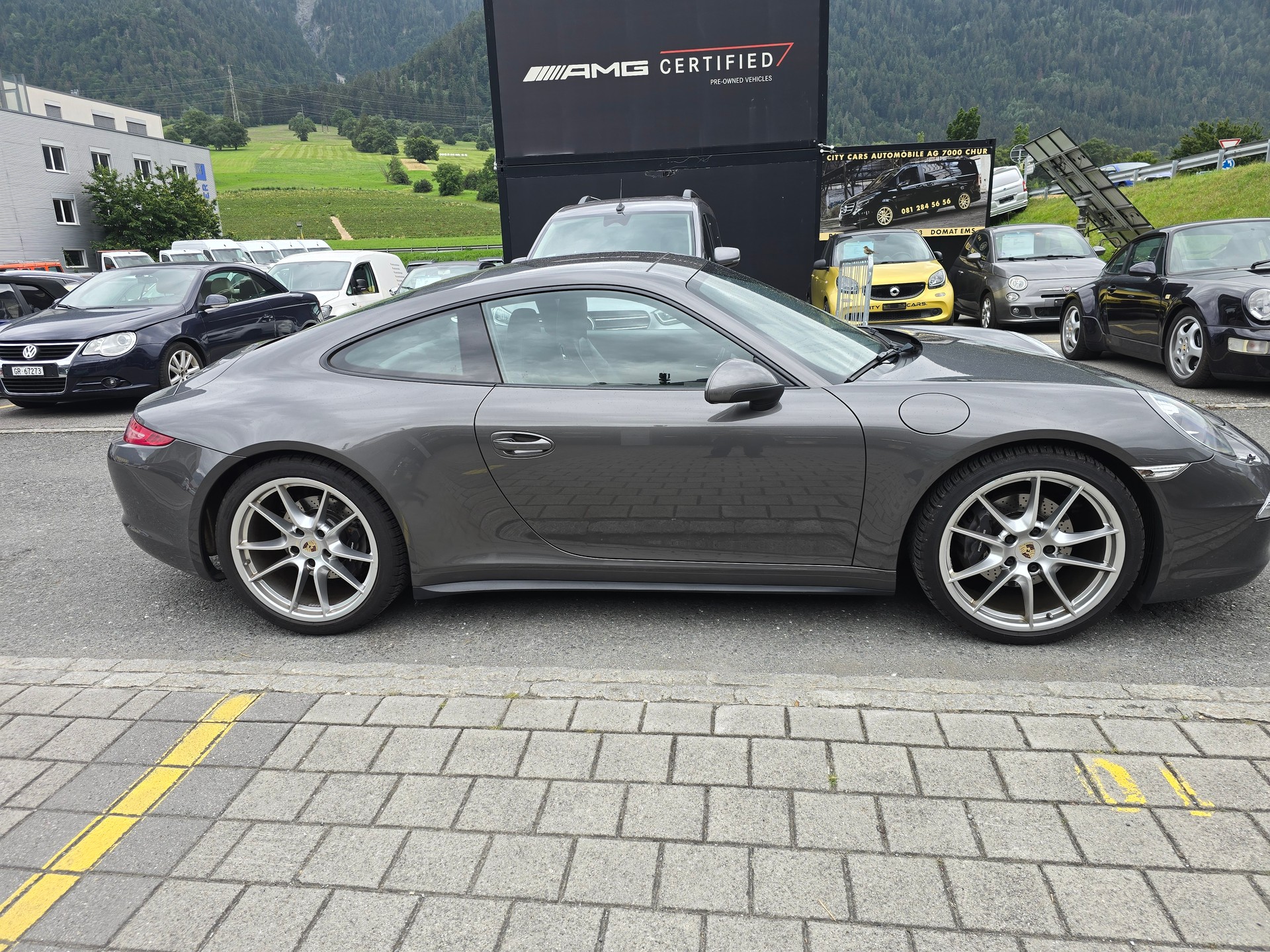 PORSCHE 911 Carrera 4-image-7