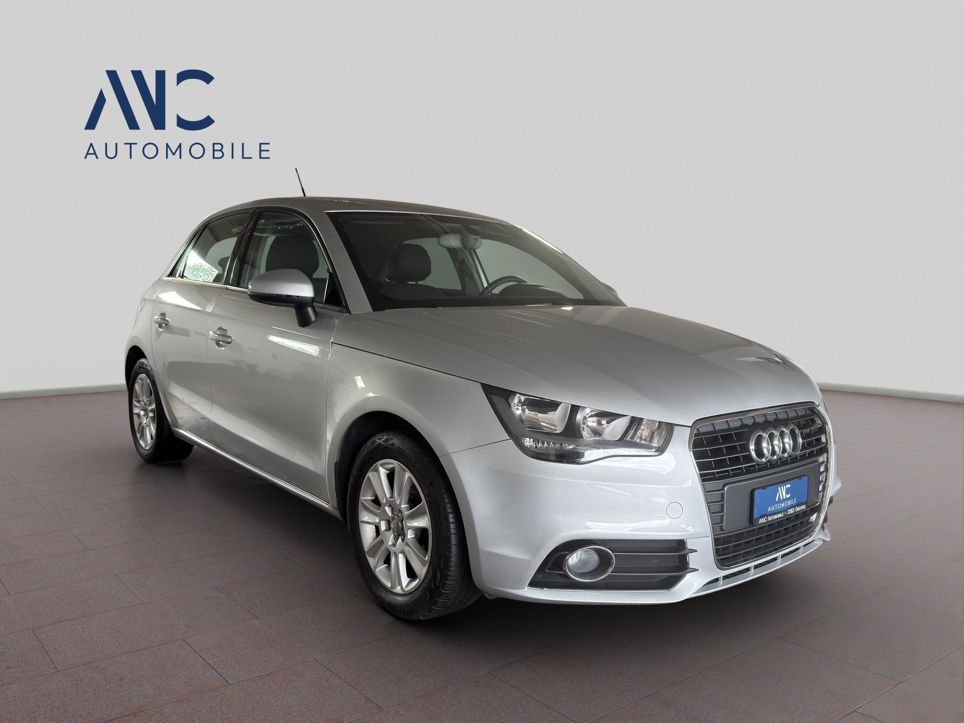 AUDI A1 Sportback 1.2 TFSI Attraction-image-2