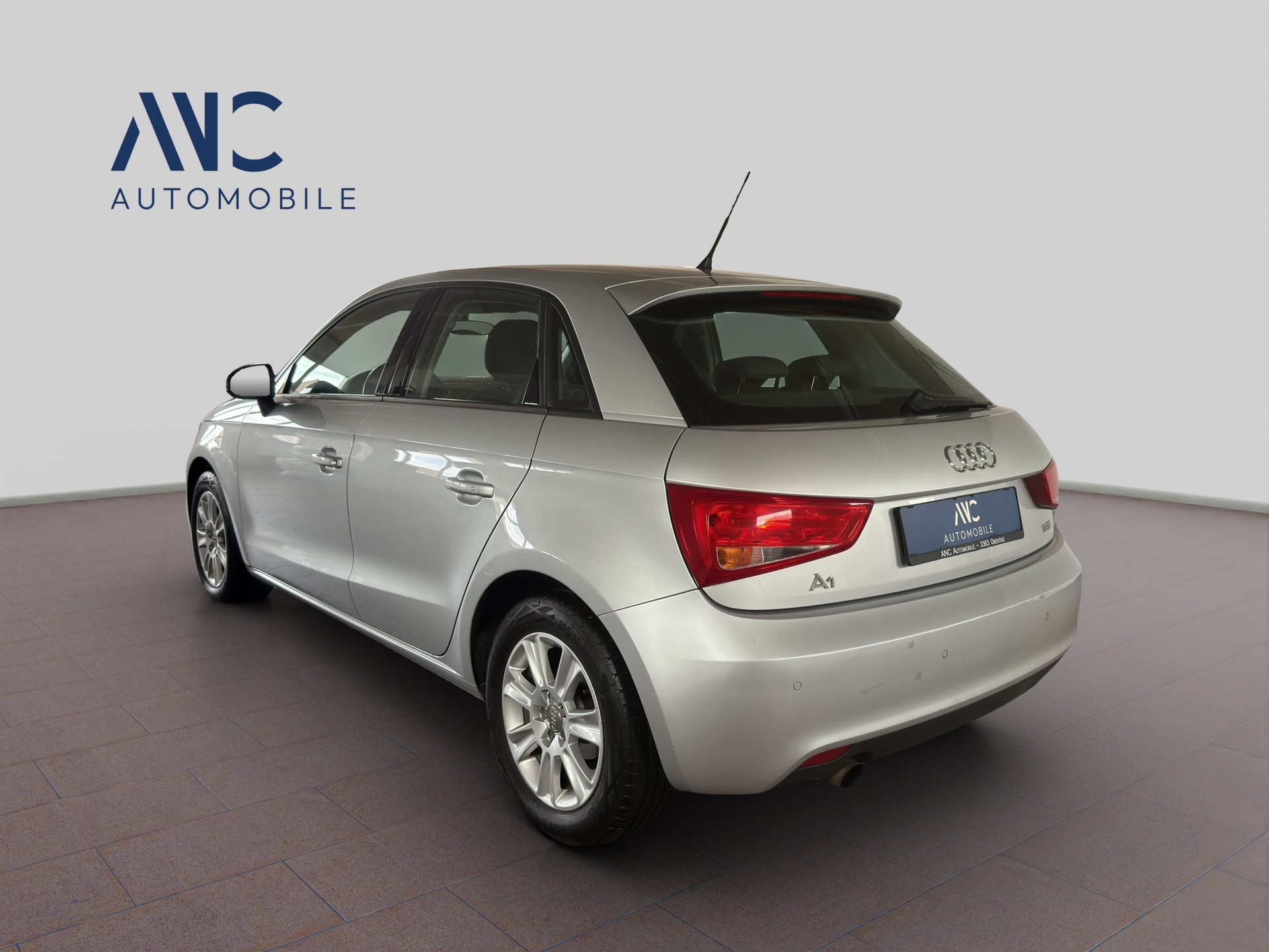 AUDI A1 Sportback 1.2 TFSI Attraction-image-6