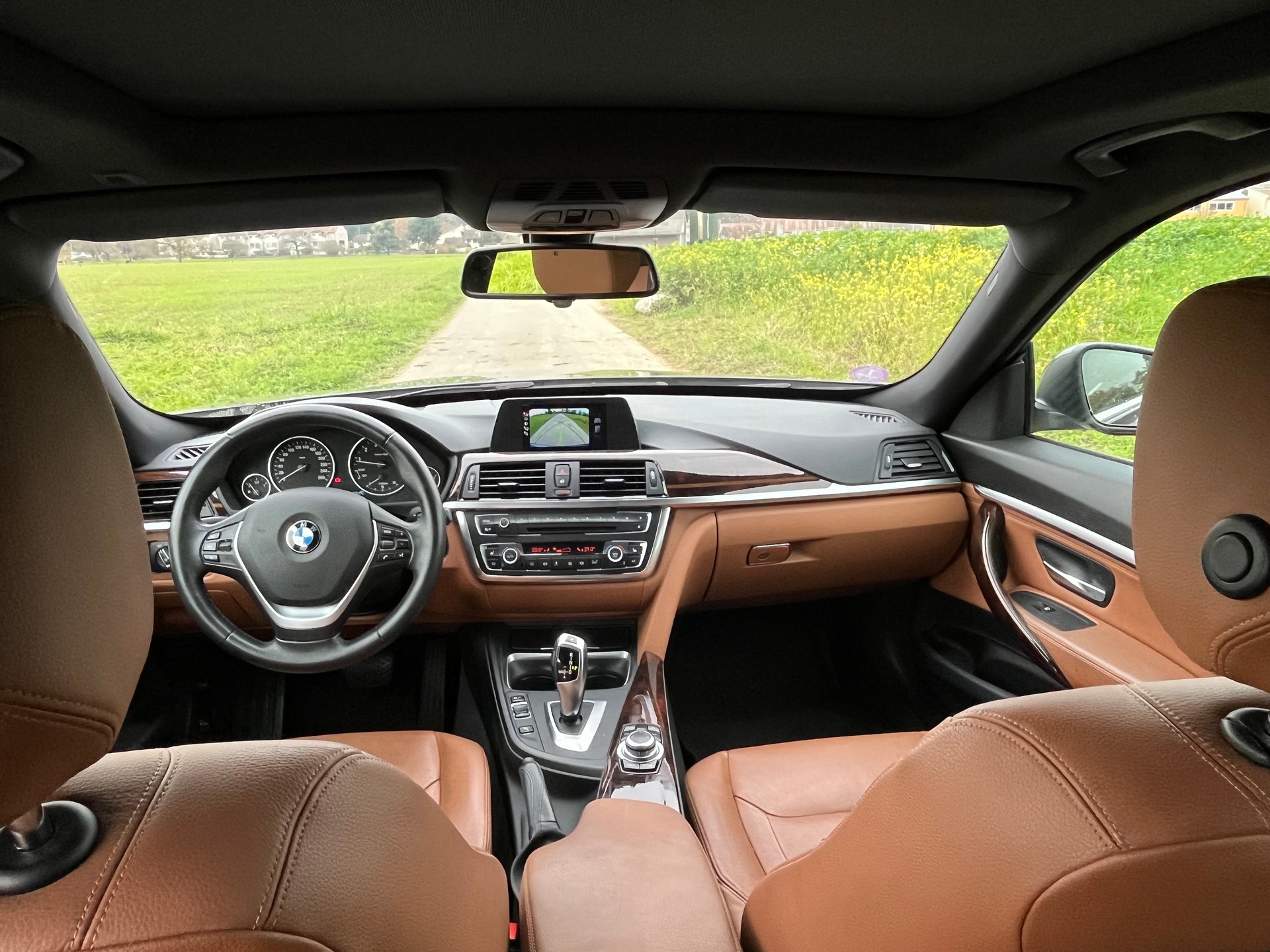 BMW 335i GT xDrive Luxury Line Steptronic-image-18