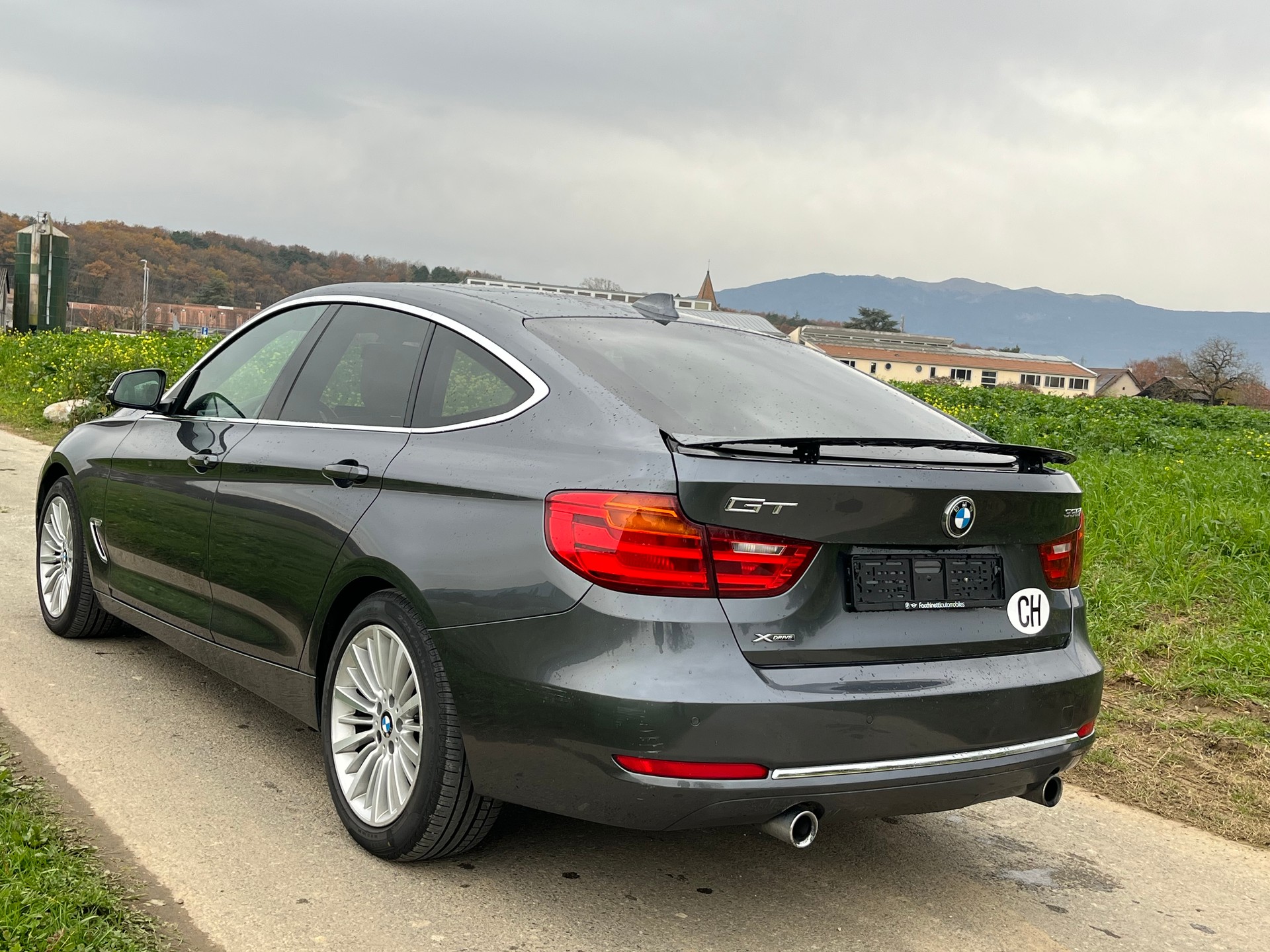 BMW 335i GT xDrive Luxury Line Steptronic-image-8