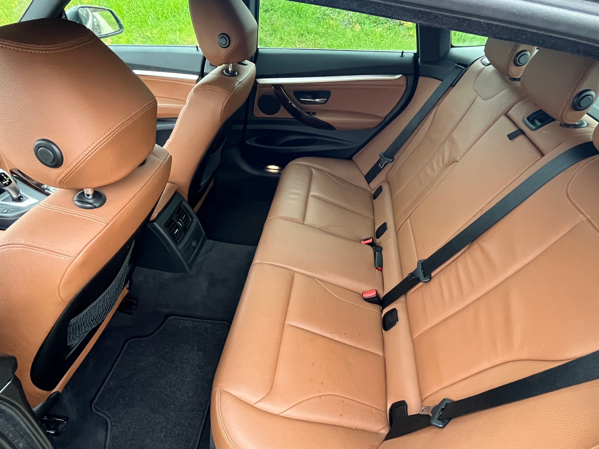 BMW 335i GT xDrive Luxury Line Steptronic-image-15