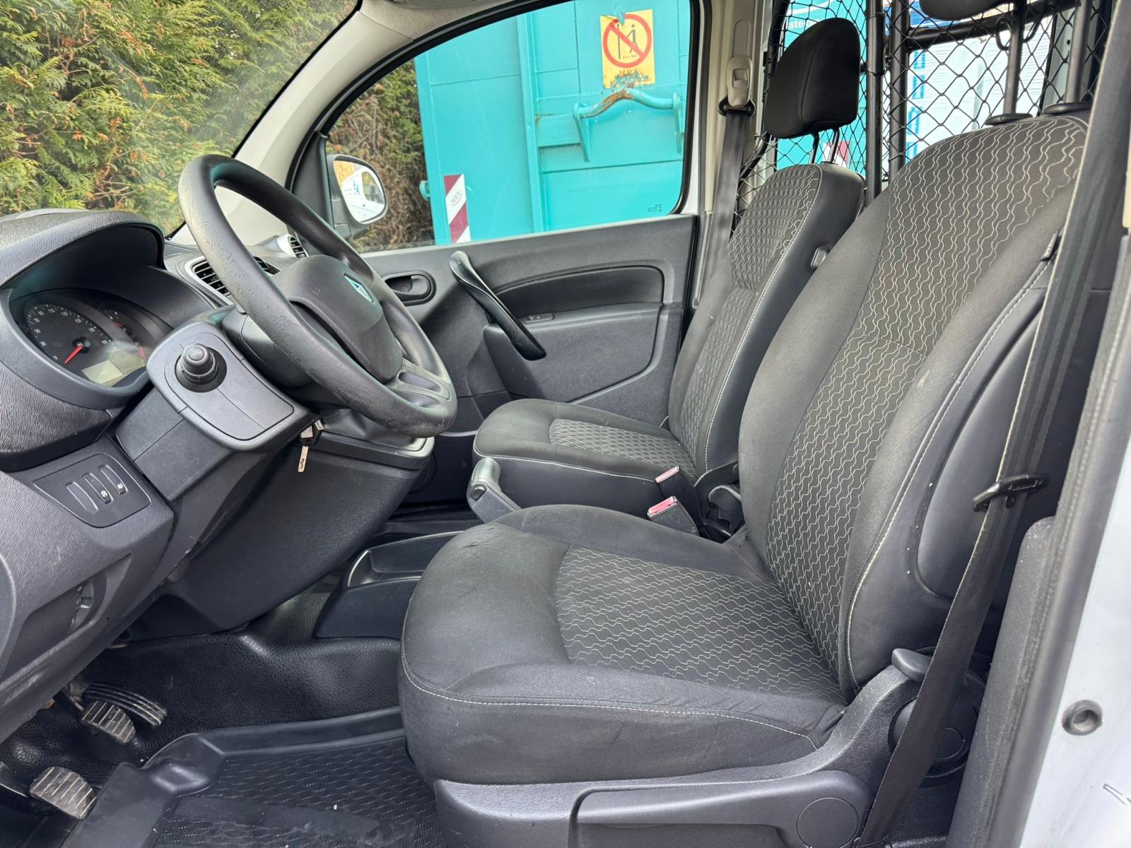 RENAULT Kangoo Medium TCe 115 ENERGY Business-image-15