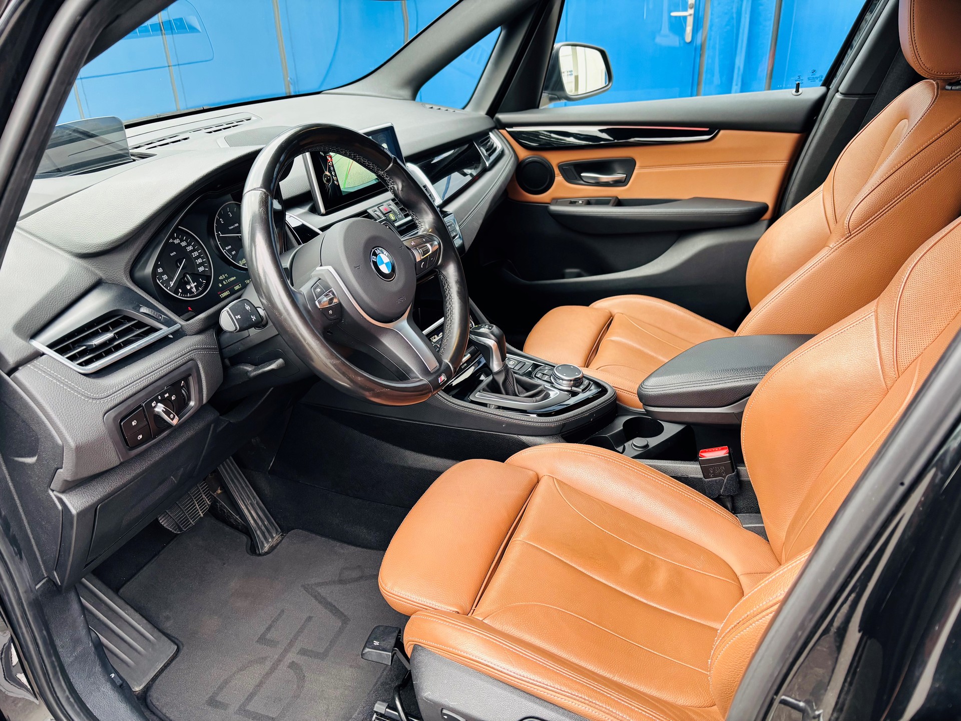 BMW 220d xDrive Active Tourer Luxury Line Steptronic-image-5