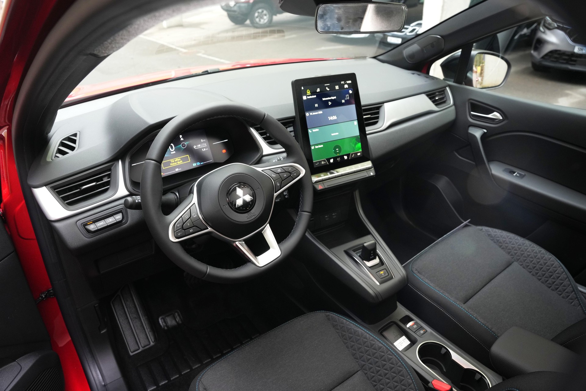 MITSUBISHI Grandis 1.8 HEV Invite+-image-5