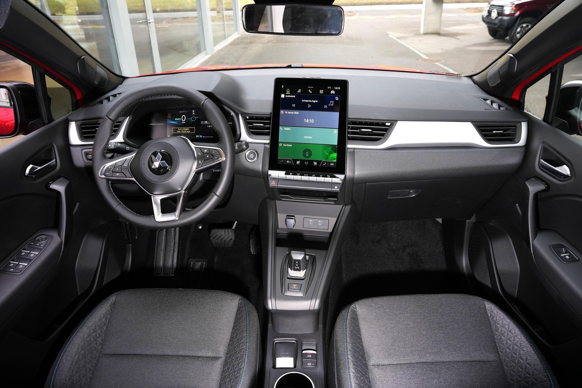 MITSUBISHI Grandis 1.8 HEV Invite+-image-9