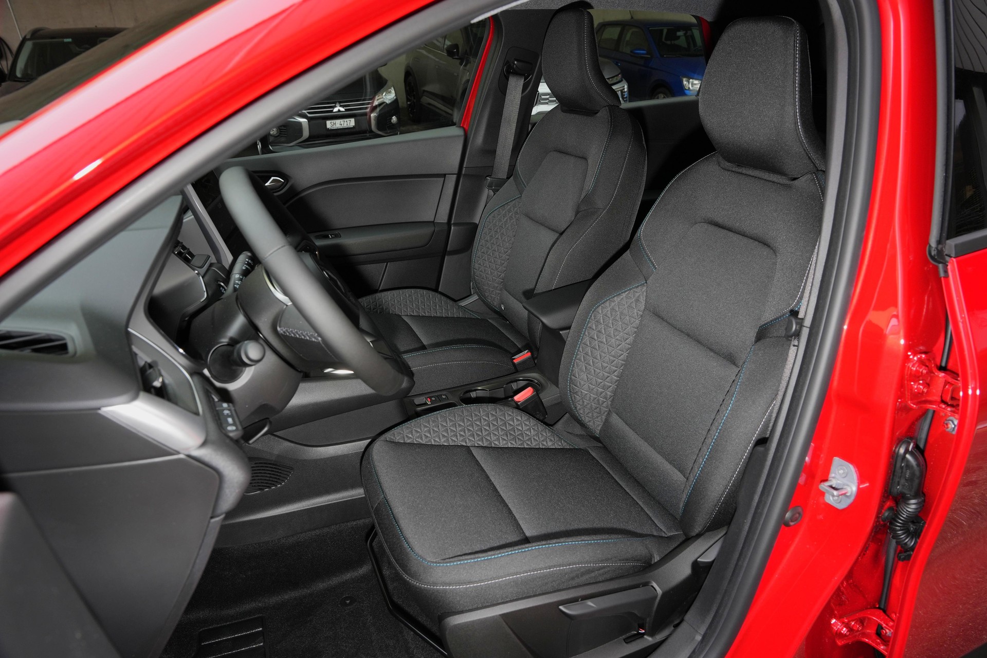 MITSUBISHI Grandis 1.8 HEV Invite+-image-6