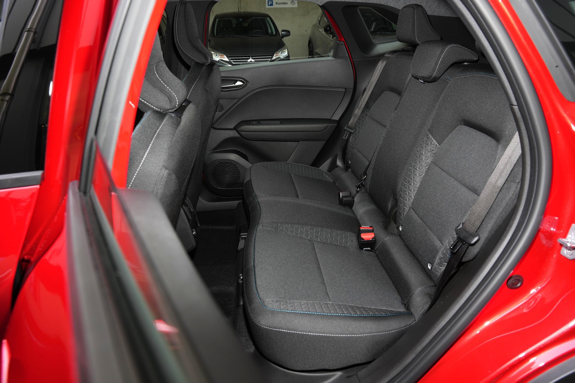 MITSUBISHI Grandis 1.8 HEV Invite+-image-7