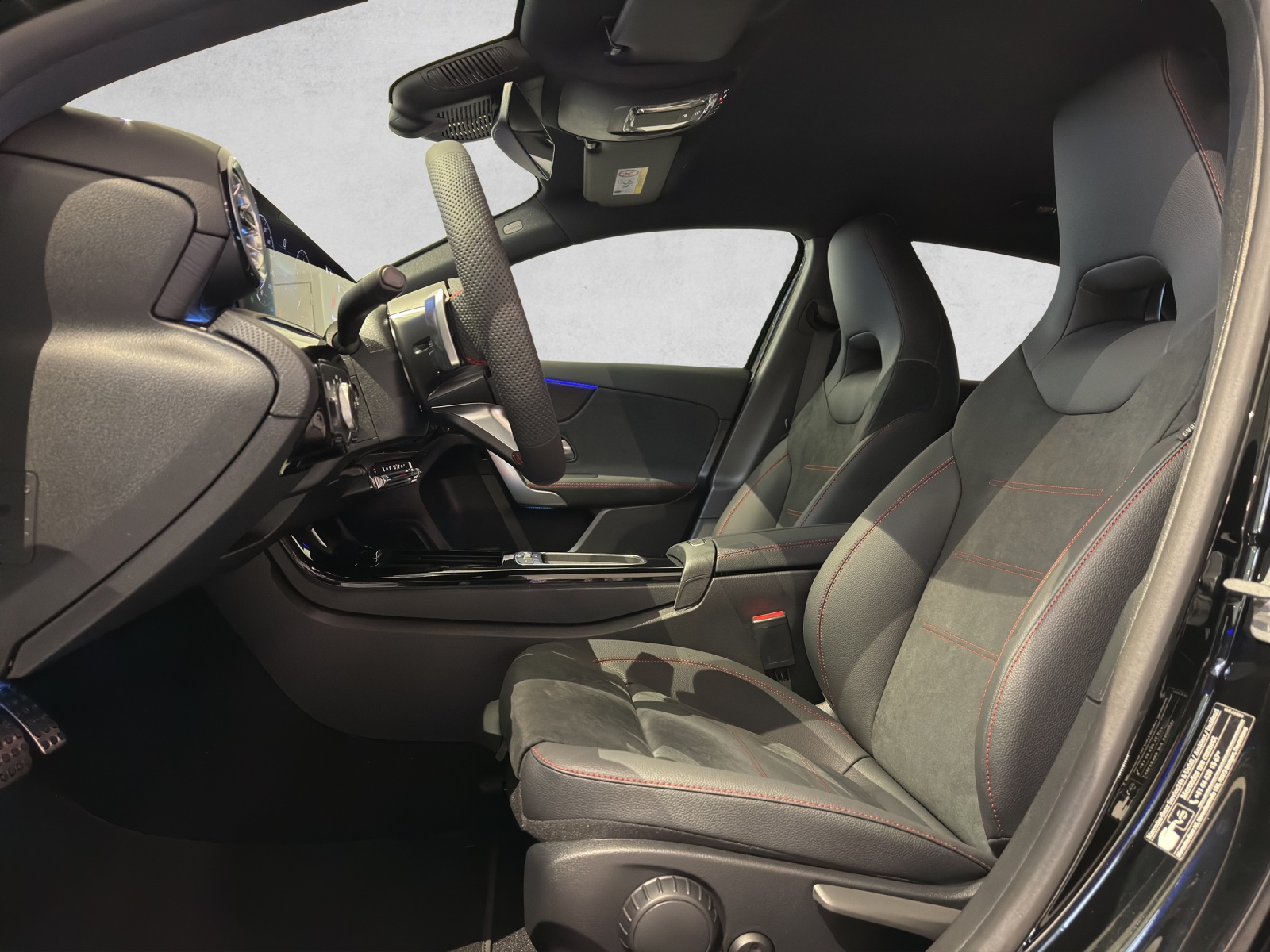MERCEDES-BENZ A 220 4Matic 8G-DCT-image-6