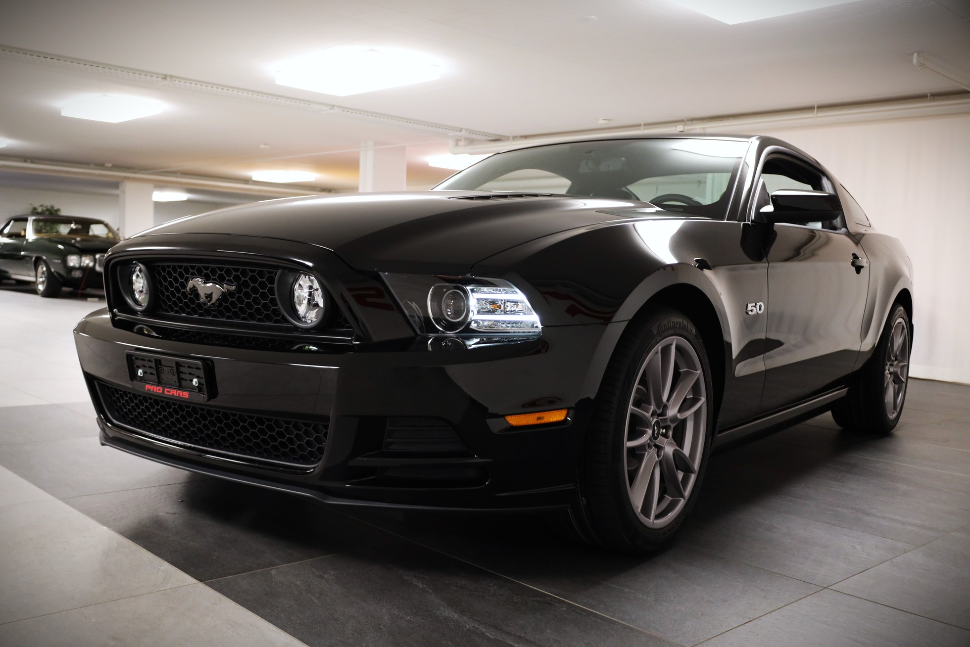 FORD Mustang 5.0 V8 GT 2013-Modell-image-6
