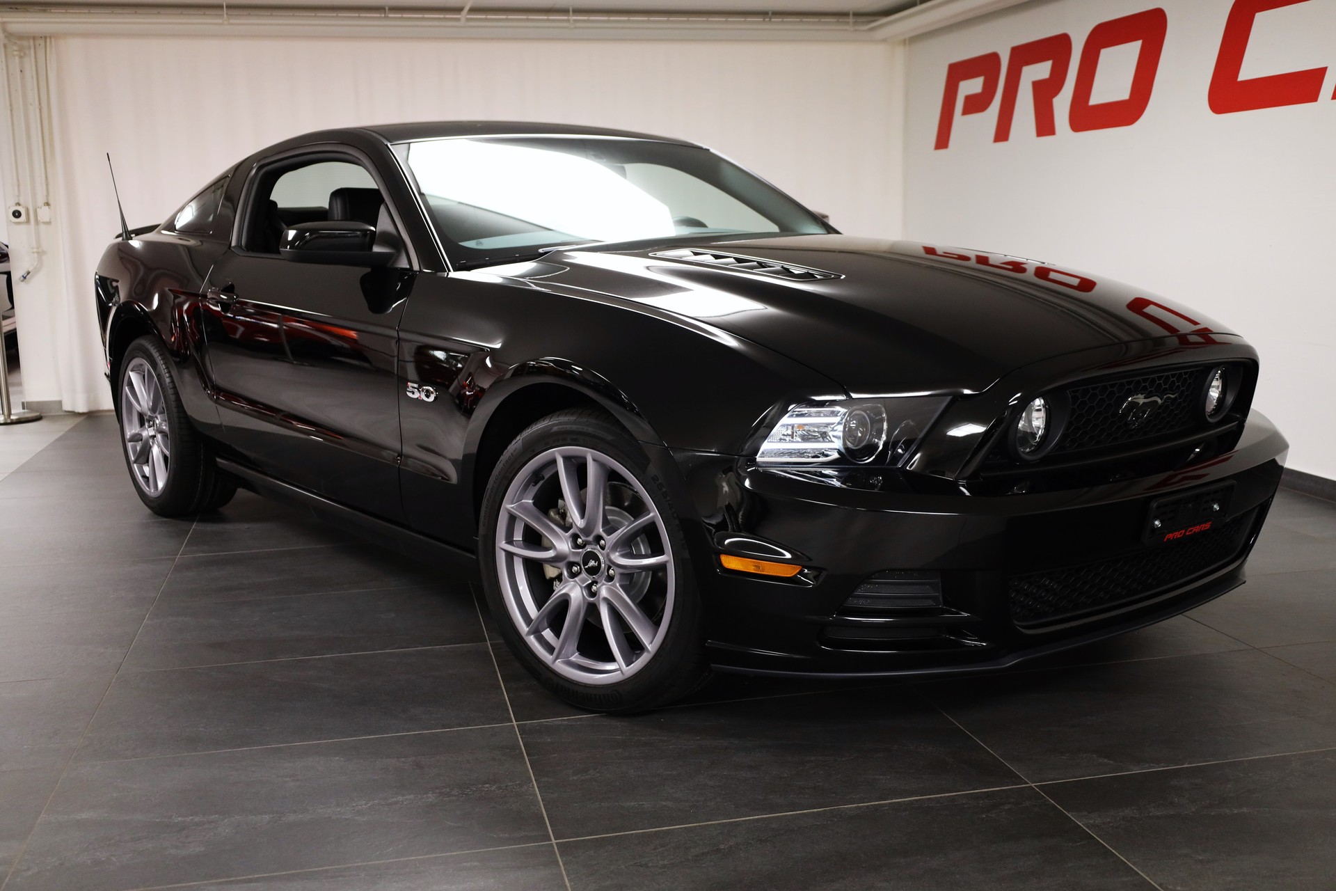 FORD Mustang 5.0 V8 GT 2013-Modell-image-1