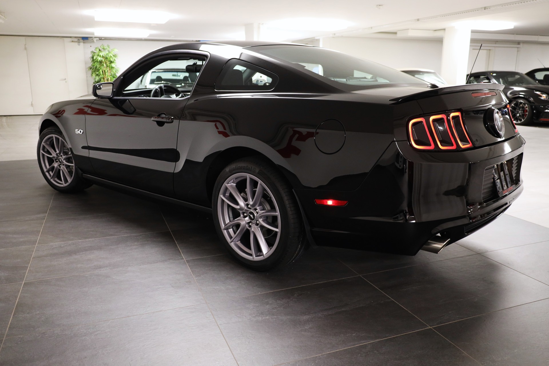 FORD Mustang 5.0 V8 GT 2013-Modell-image-5