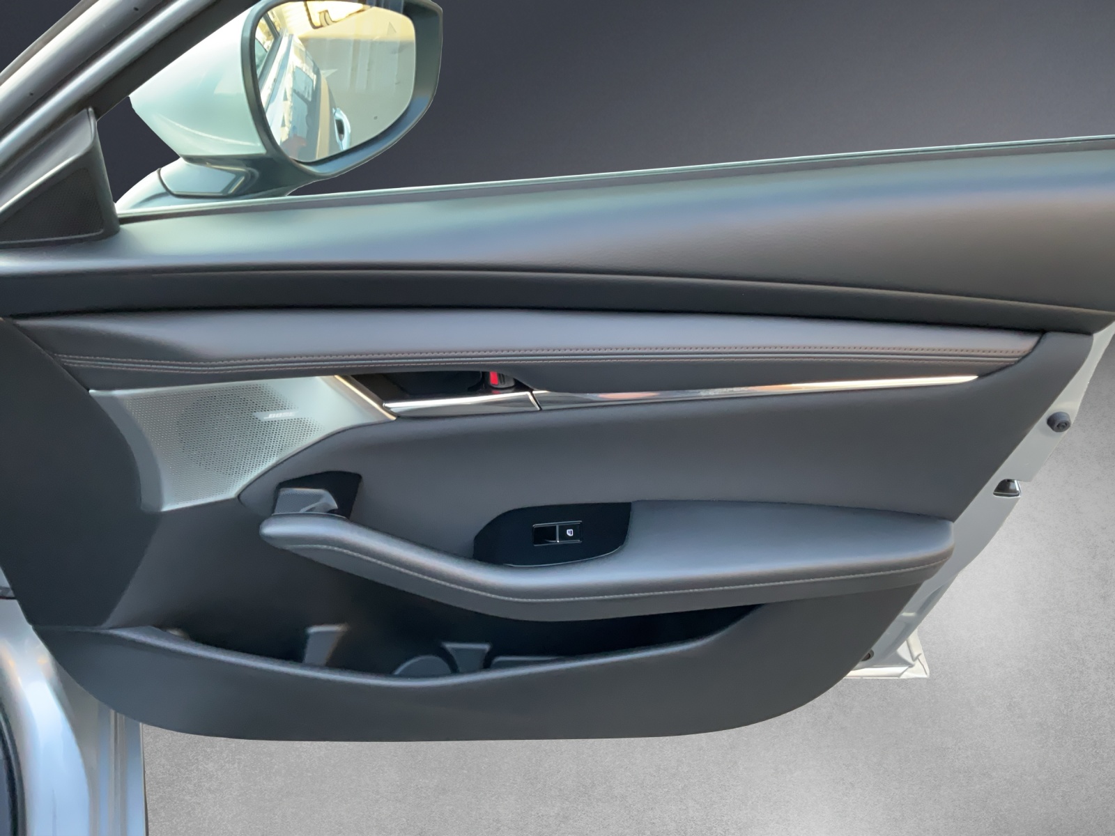 MAZDA 3 HB X 186 RevolutionAut.-image-8