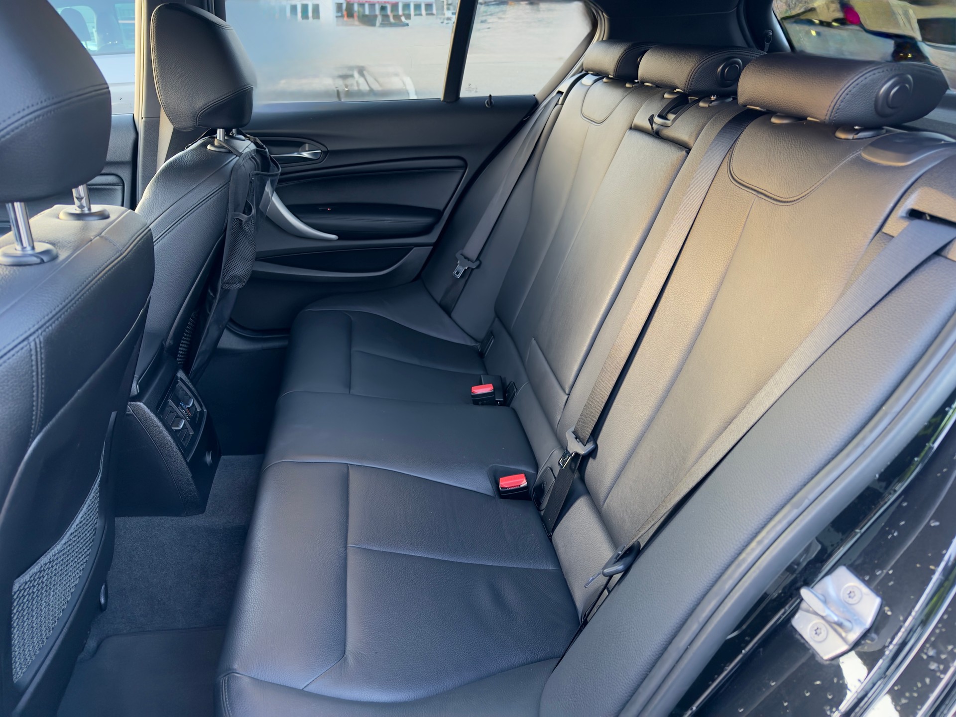 BMW M140i xDrive Steptronic-image-17