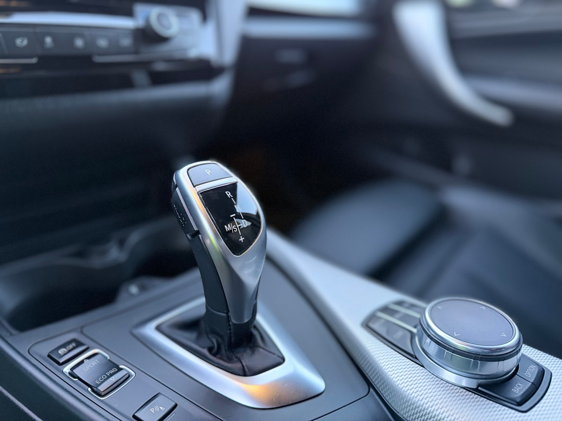 BMW M140i xDrive Steptronic-image-14