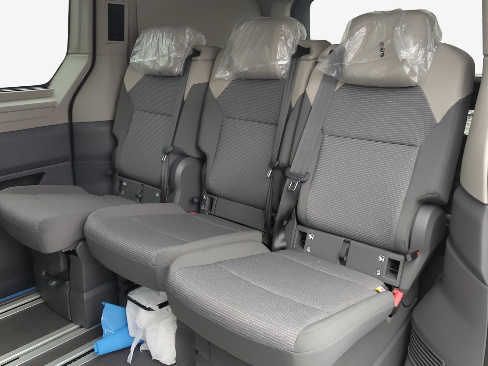 VW California 2.0 TDI Beach Tour-image-11