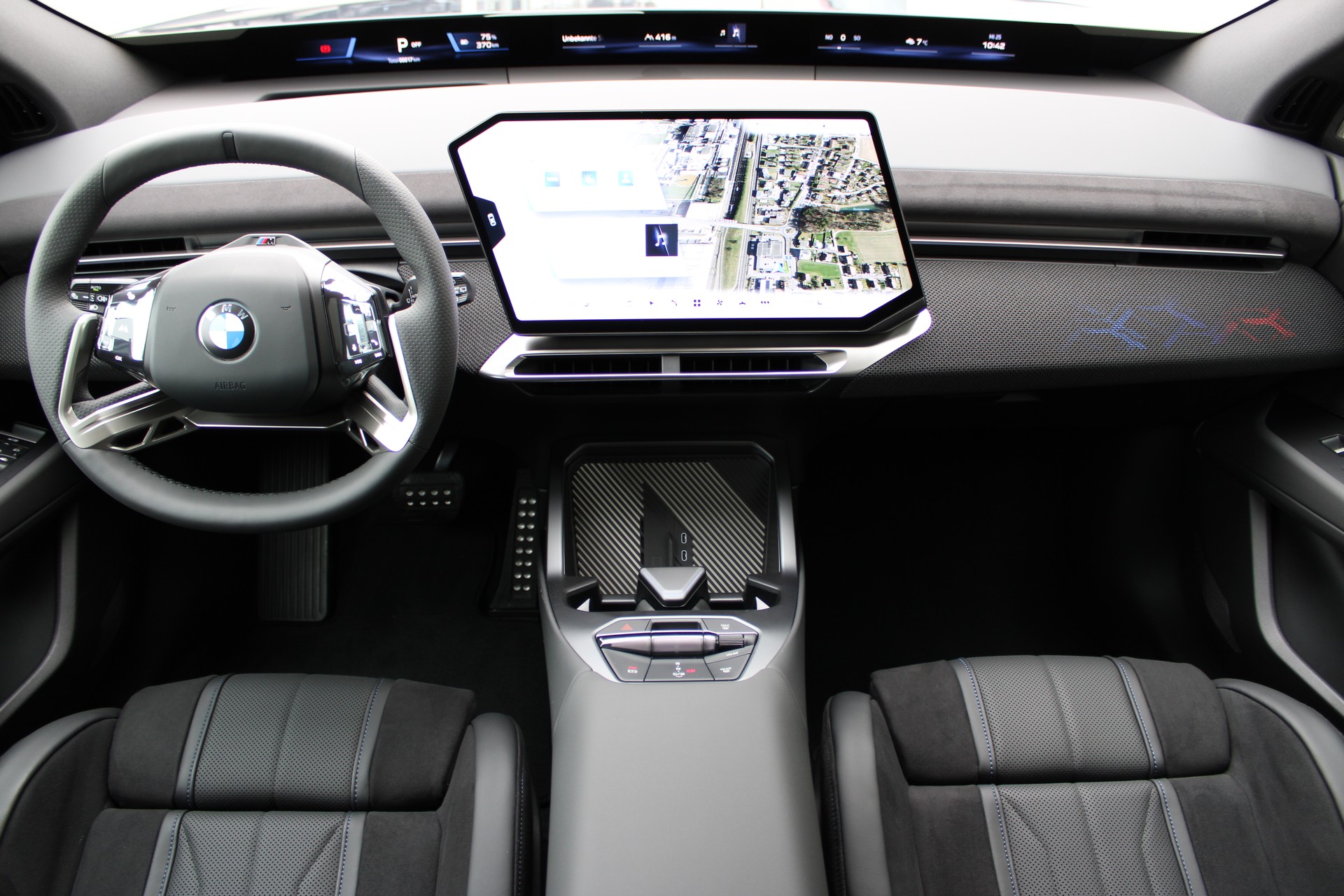 BMW iX3 50 xDrive M Sport Pro-image-17