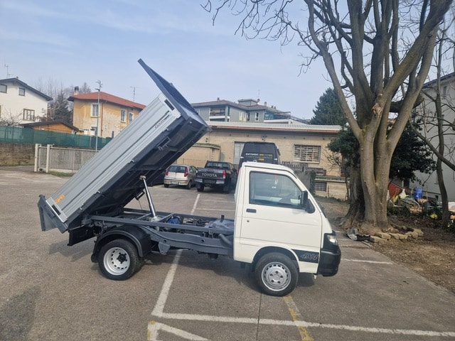 PIAGGIO Porter 1.3 Maxxi 4x4 Cambio con 4 x 4 e Marce Ridotte "Inseribili" - Ponte Ribaltabile modello: CUCINI-image-1