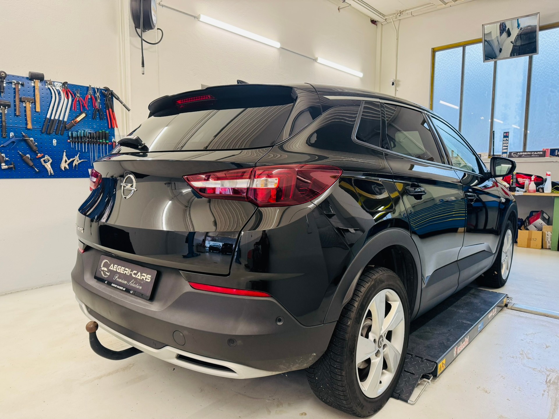 OPEL Grandland X 2.0CDTi Ultimate Automatik-showroom-element-3
