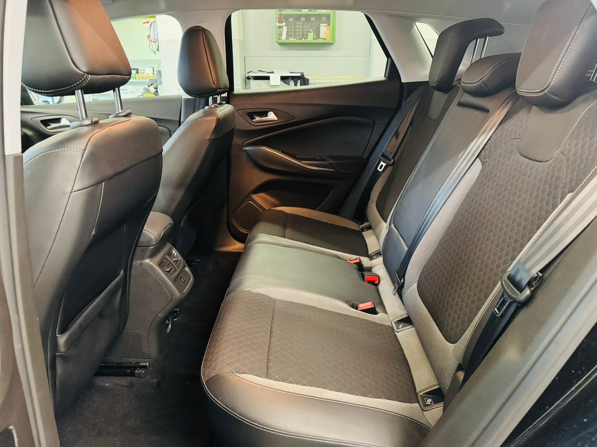OPEL Grandland X 2.0CDTi Ultimate Automatik-image-11