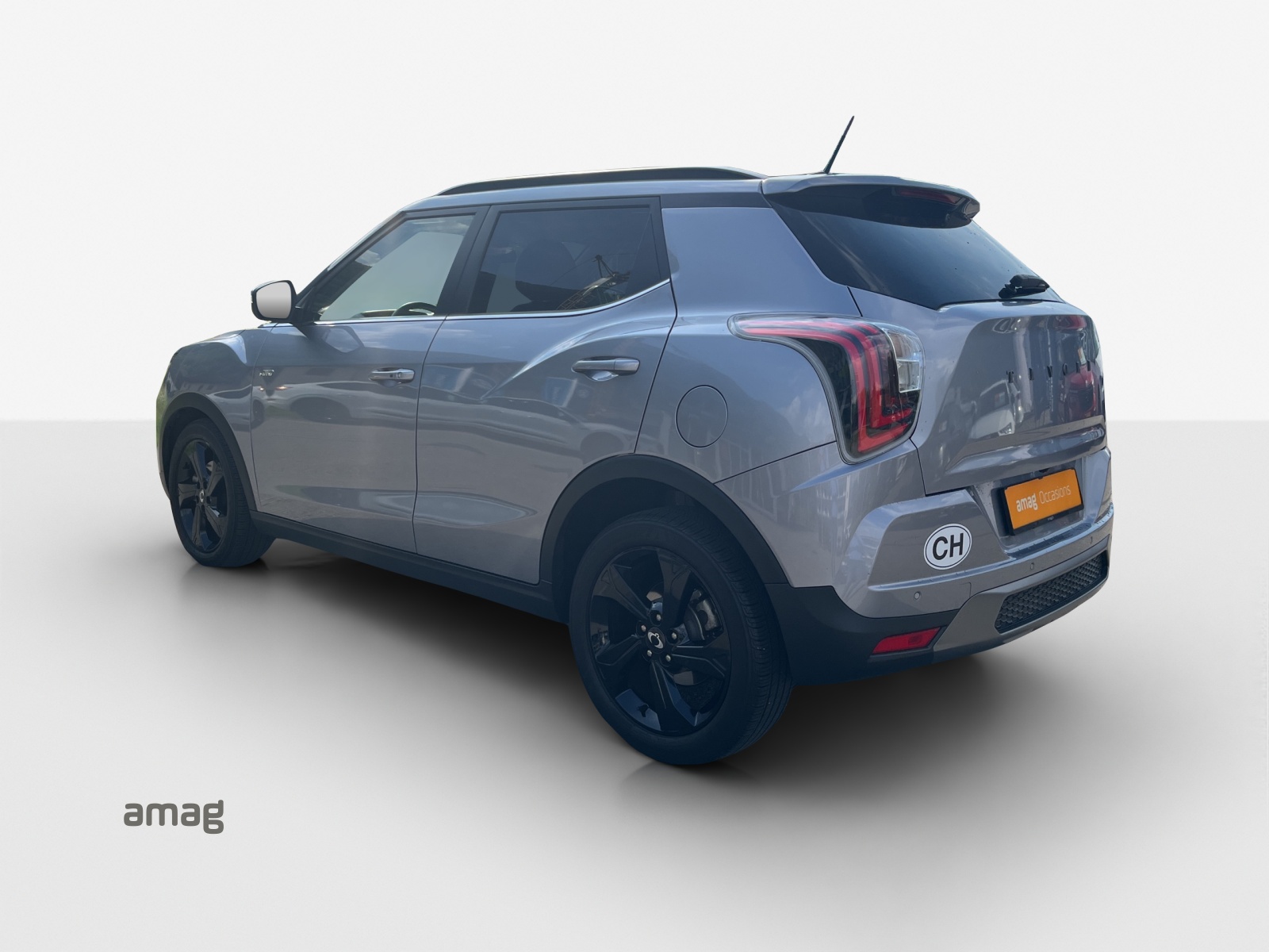 KGM-SsangYong Tivoli 1.5 T GDI Blackline 4WD Automat-showroom-element-2
