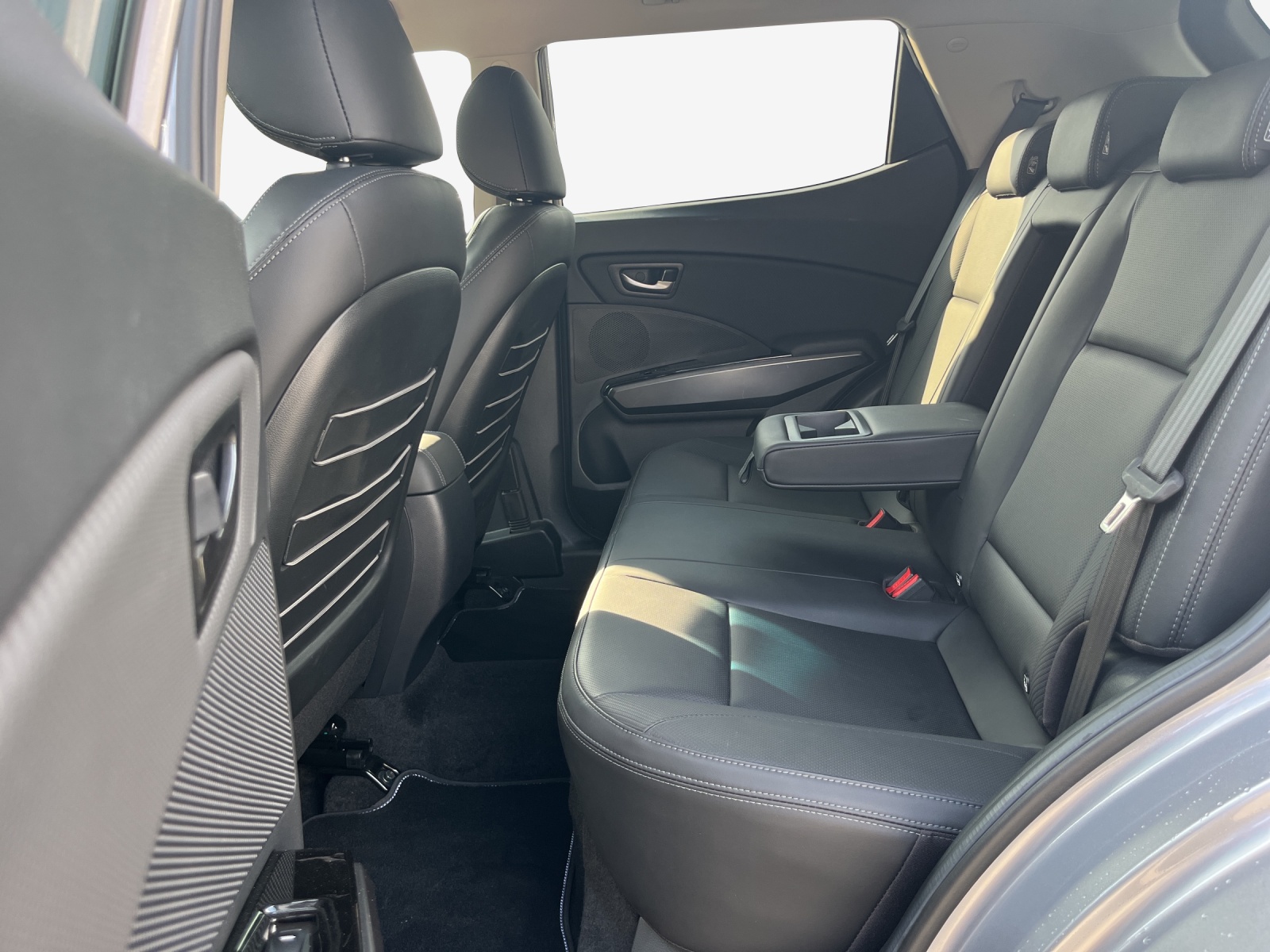 KGM-SsangYong Tivoli 1.5 T GDI Blackline 4WD Automat-image-11