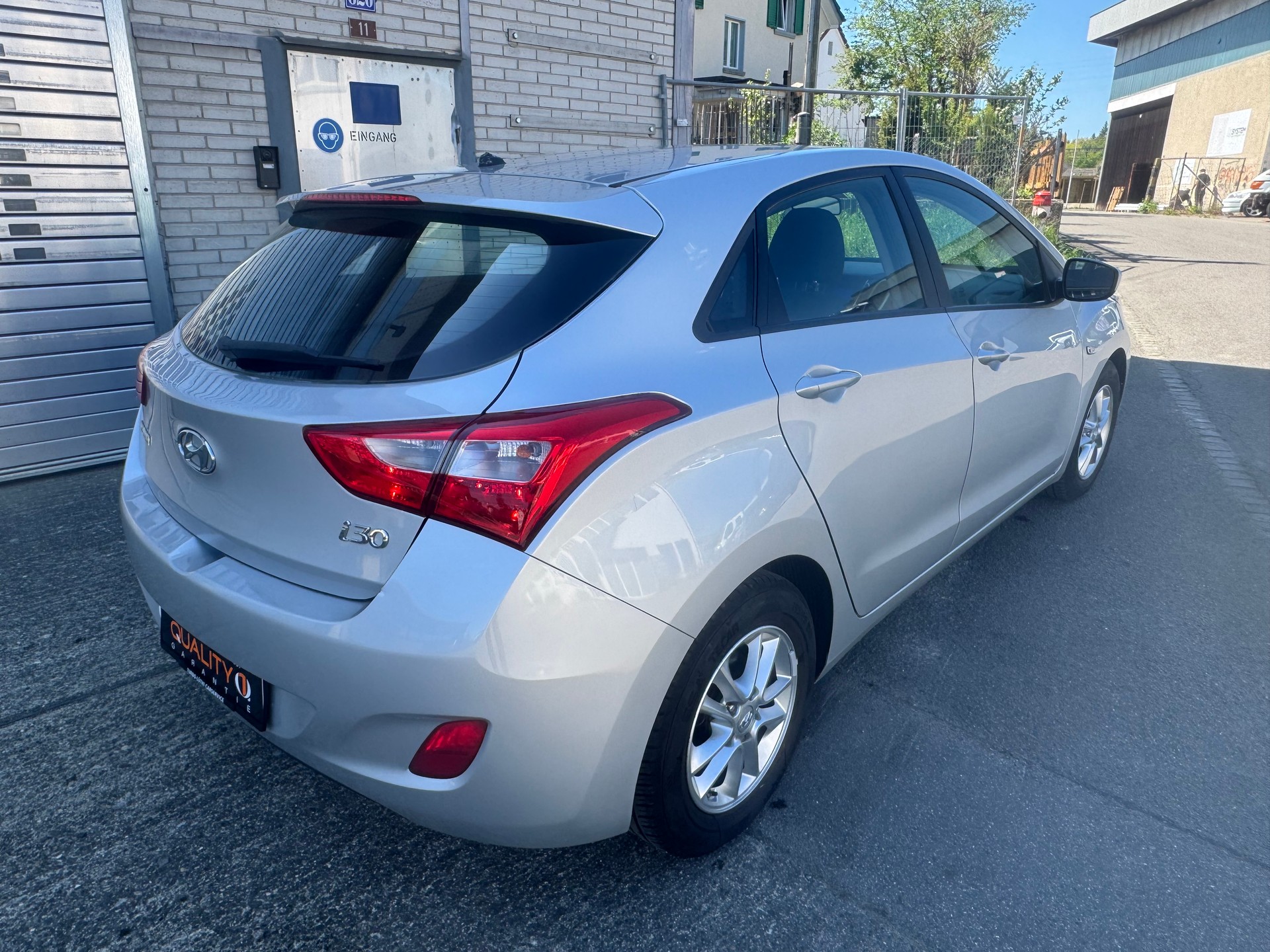 HYUNDAI i30 1.6 CRDi Plena-image-3