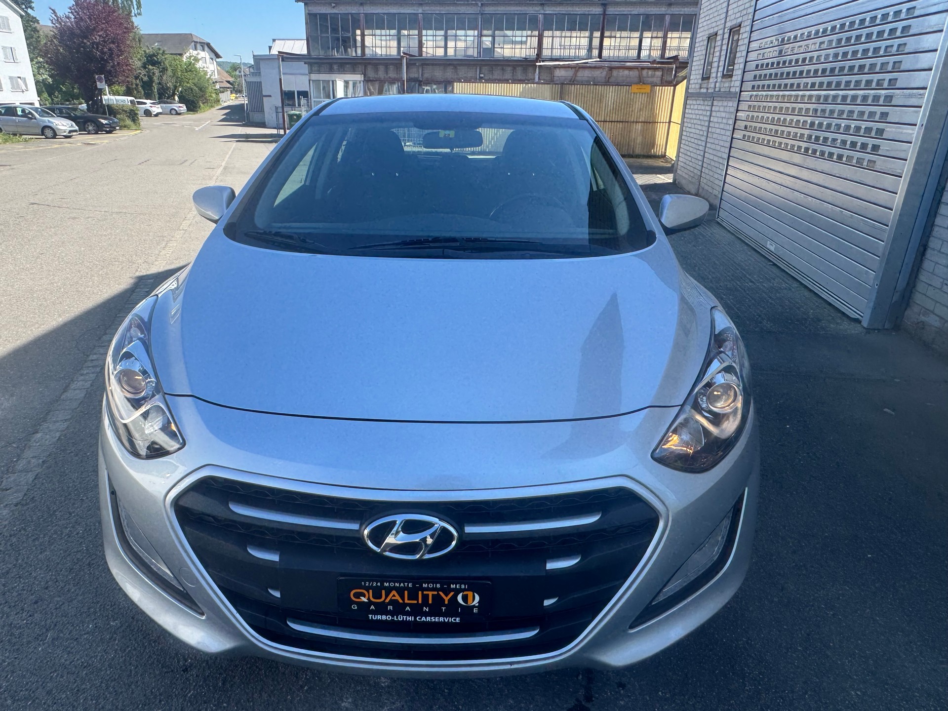 HYUNDAI i30 1.6 CRDi Plena-image-1