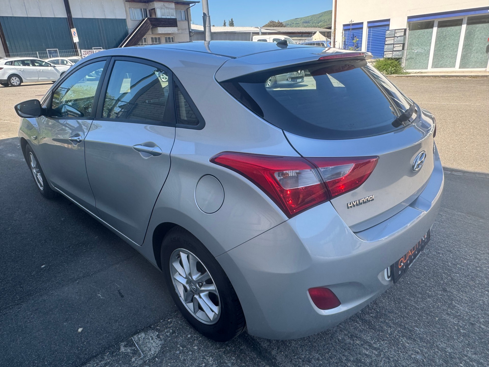HYUNDAI i30 1.6 CRDi Plena-image-5