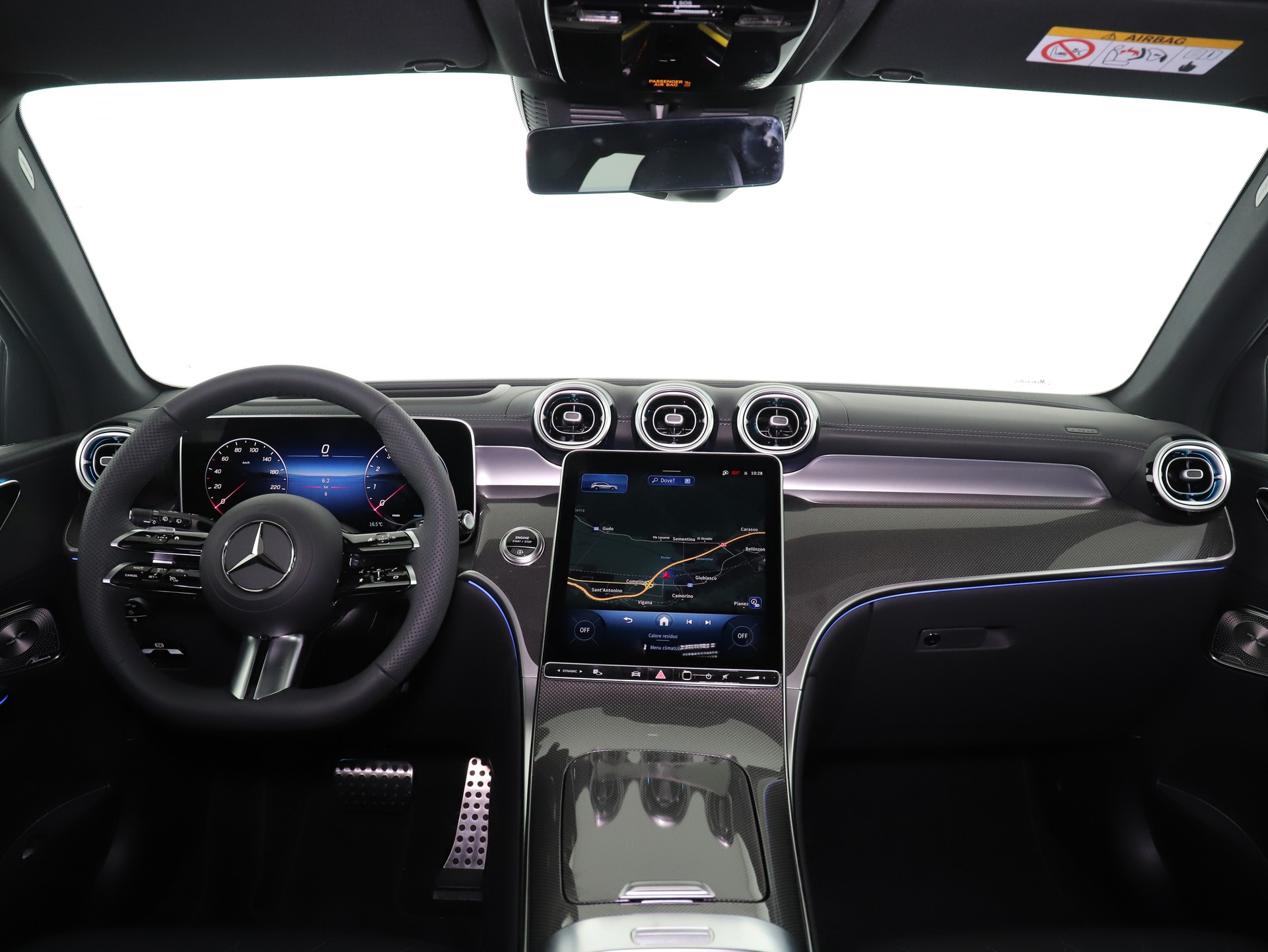 MERCEDES-BENZ GLC 300 4M AMG Line-image-11