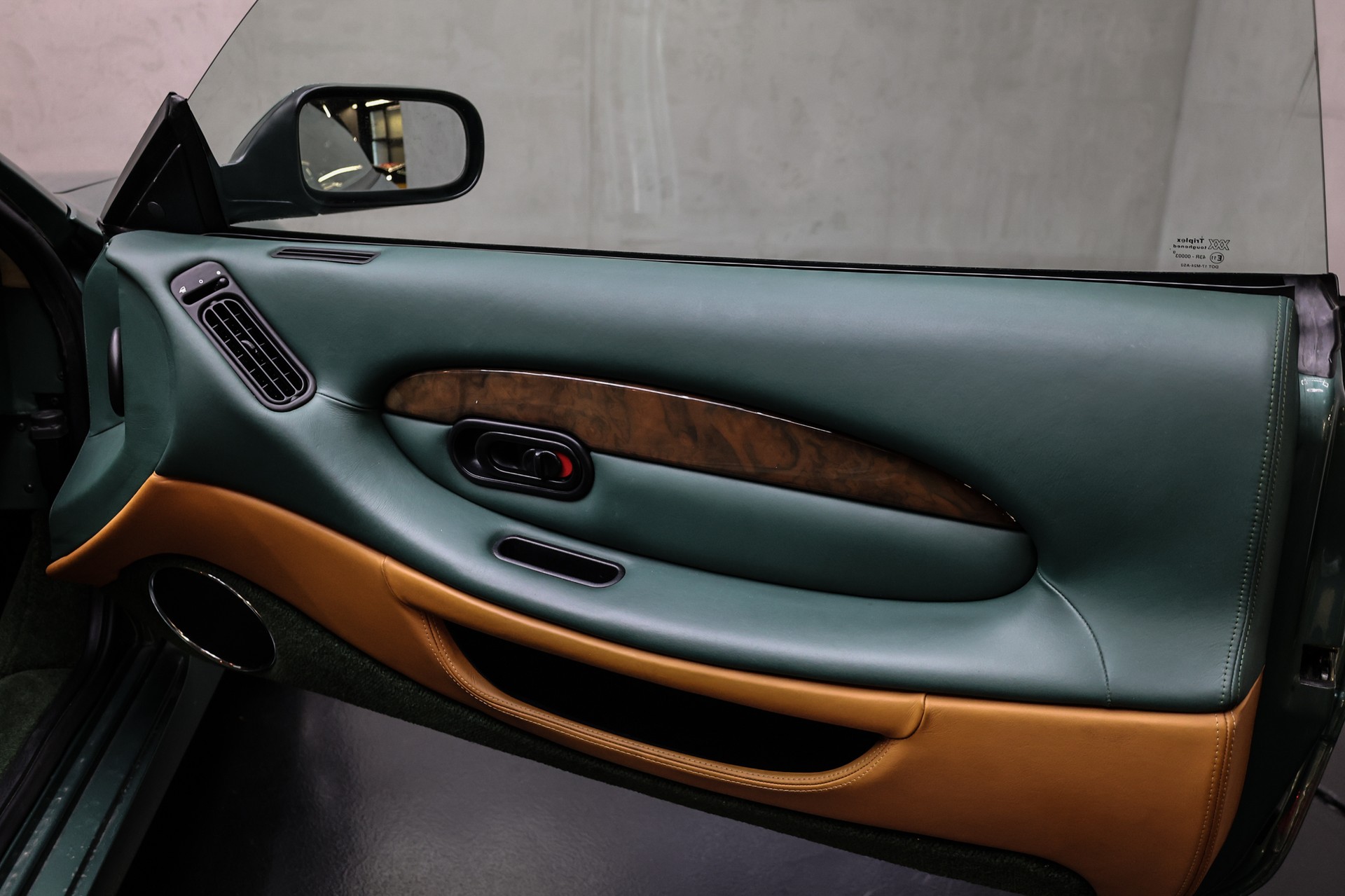 ASTON MARTIN DB7 Vantage 5.9-image-25