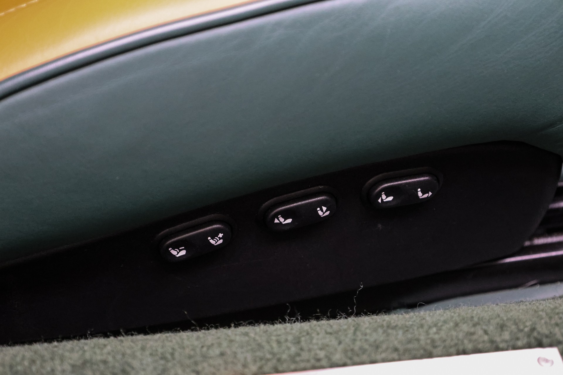 ASTON MARTIN DB7 Vantage 5.9-image-22