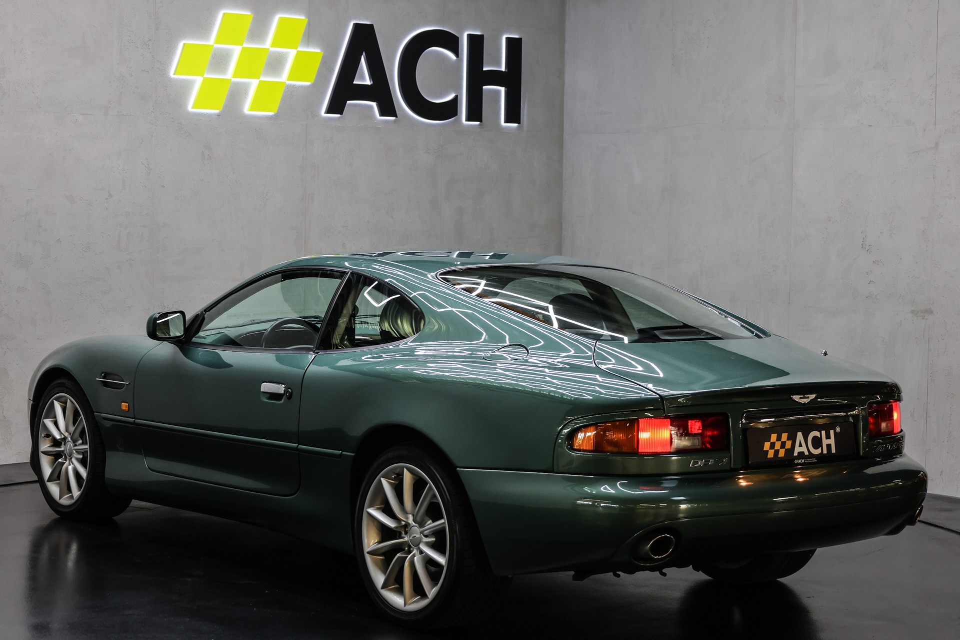 ASTON MARTIN DB7 Vantage 5.9-showroom-element-3