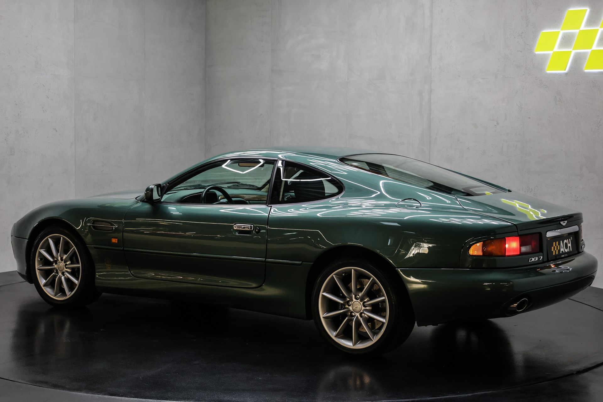 ASTON MARTIN DB7 Vantage 5.9-image-6