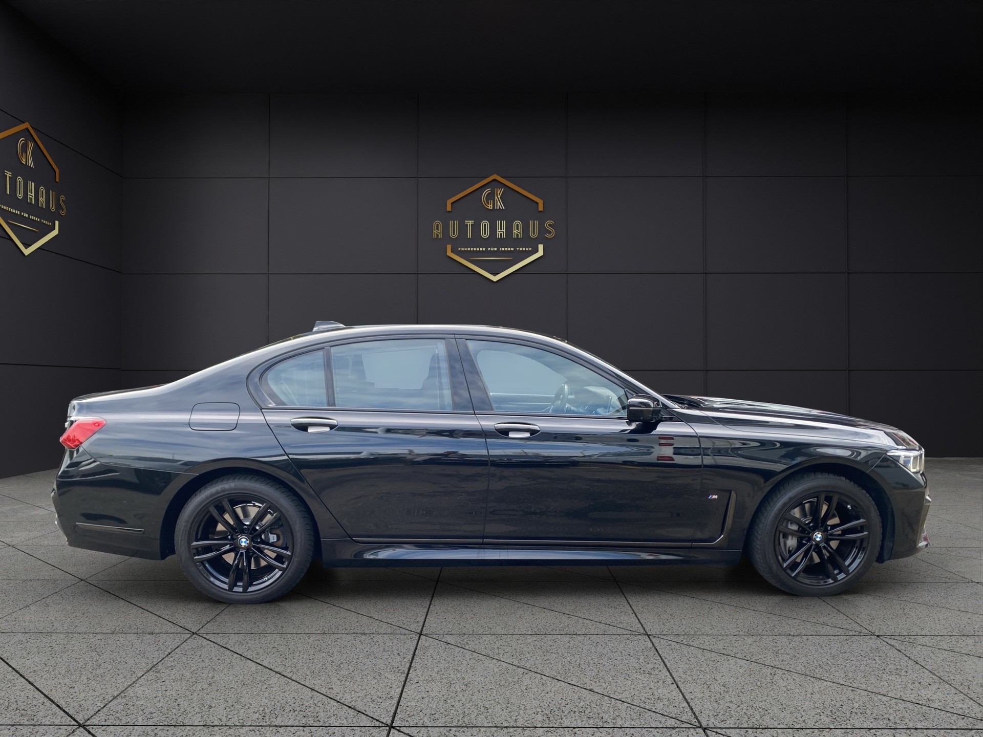 BMW 730d xDrive M Sport Steptronic-image-6