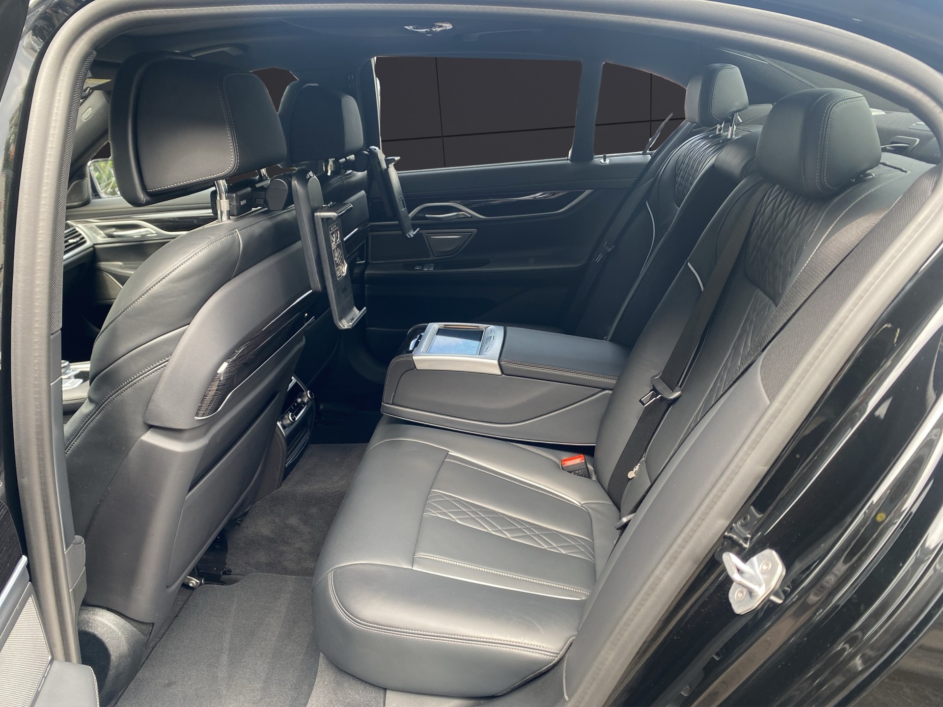 BMW 730d xDrive M Sport Steptronic-image-15