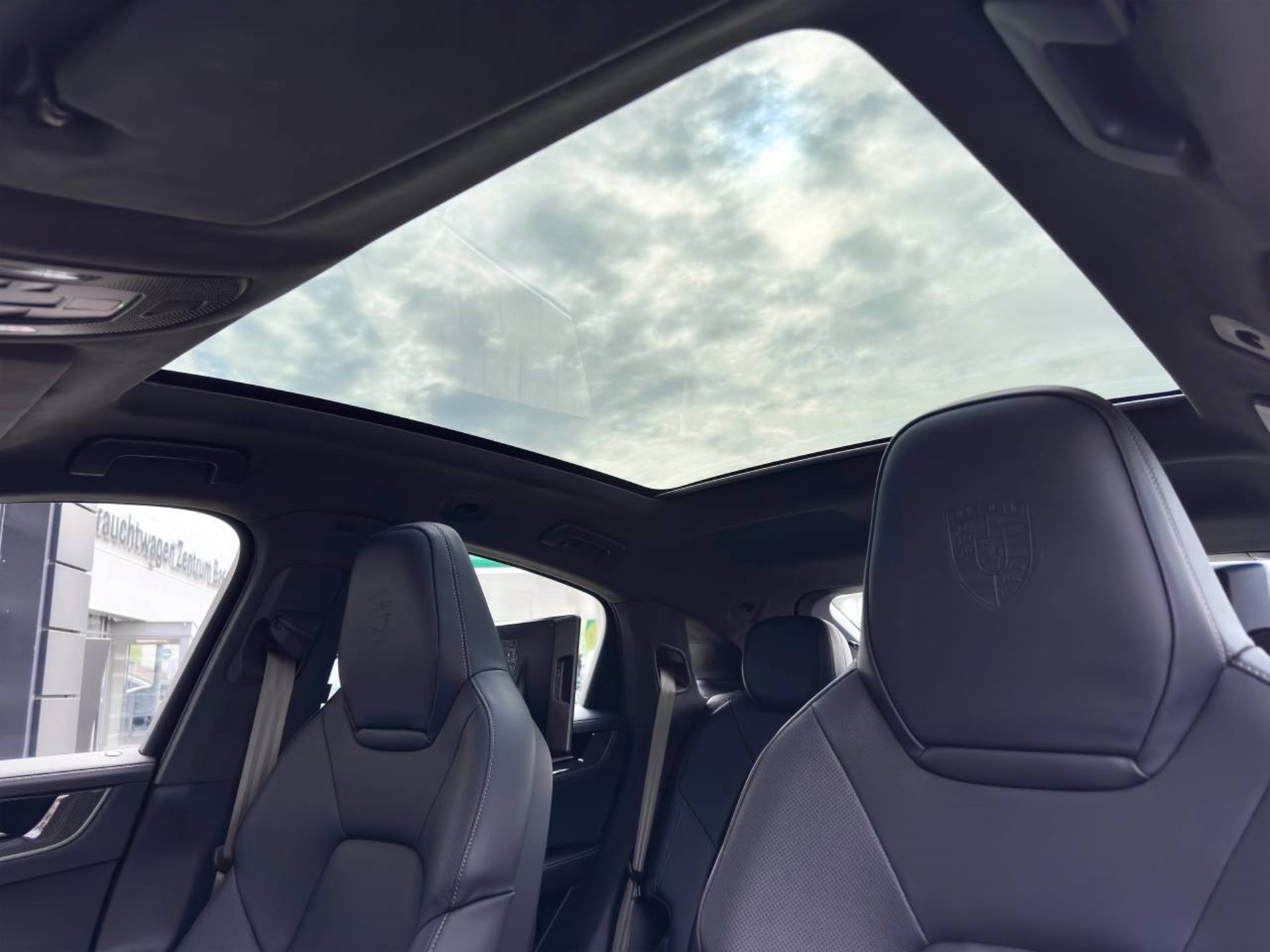 PORSCHE Cayenne Turbo E-Hybrid Coupé-image-22