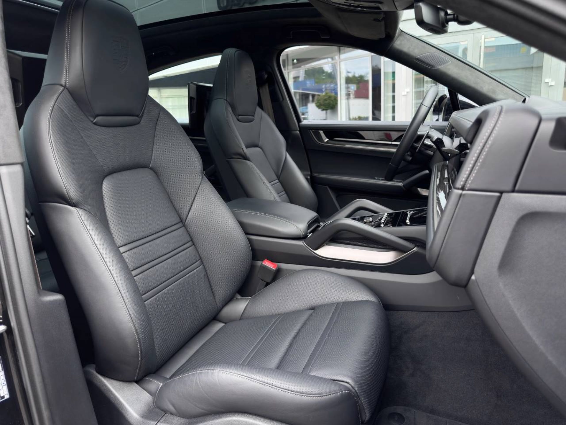 PORSCHE Cayenne Turbo E-Hybrid Coupé-image-17