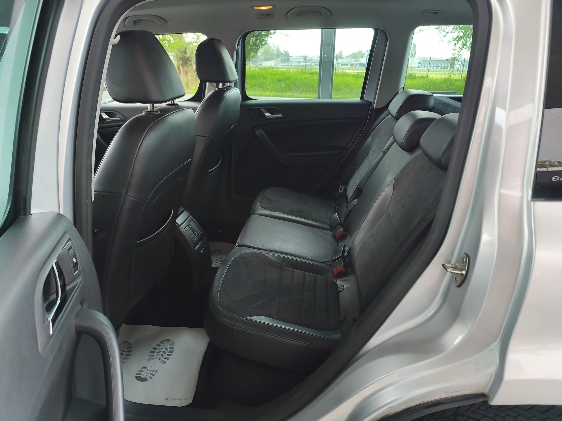 SKODA Yeti 2.0 TDI Experience 4x4 DSG-image-7