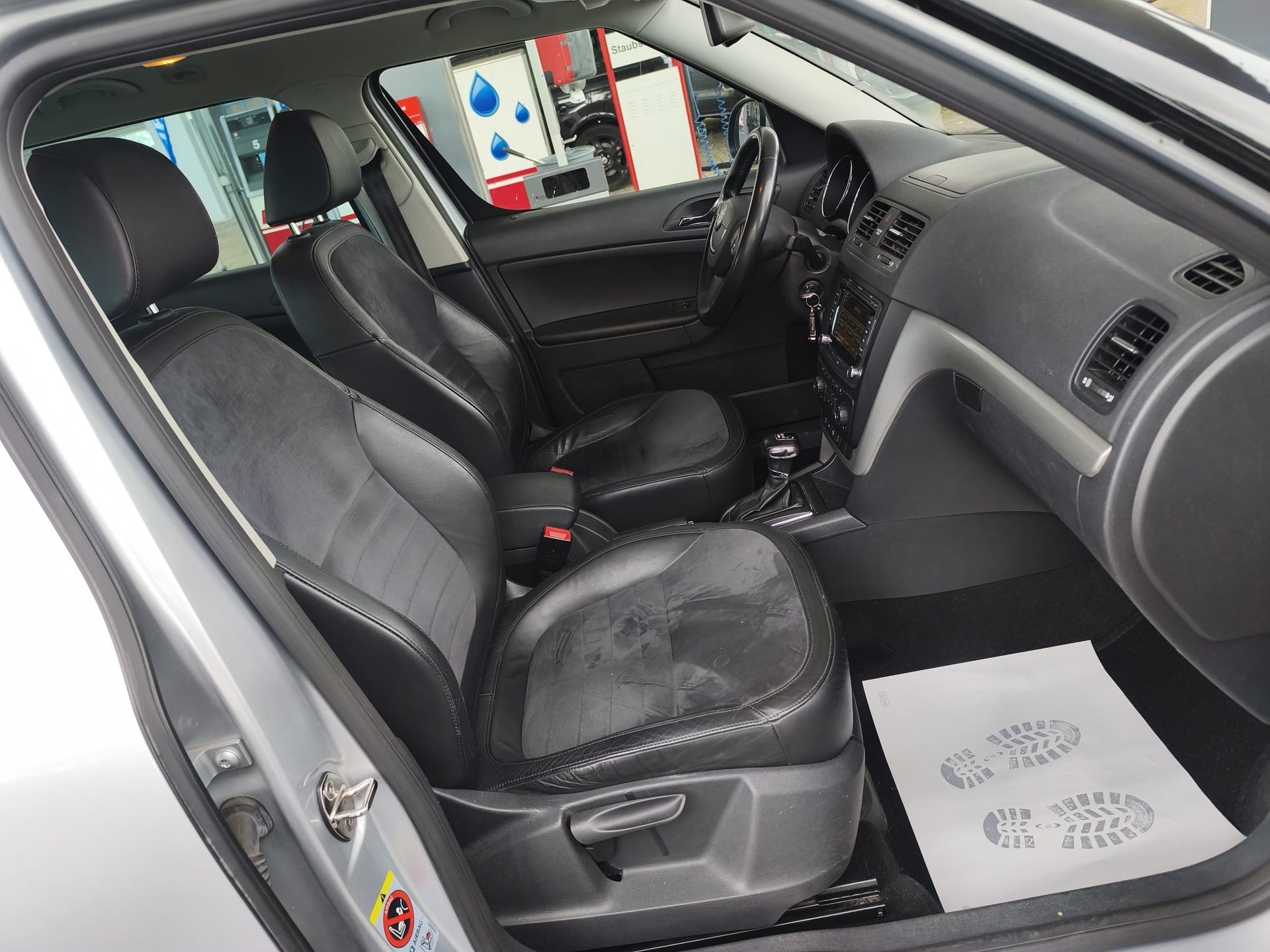 SKODA Yeti 2.0 TDI Experience 4x4 DSG-image-12