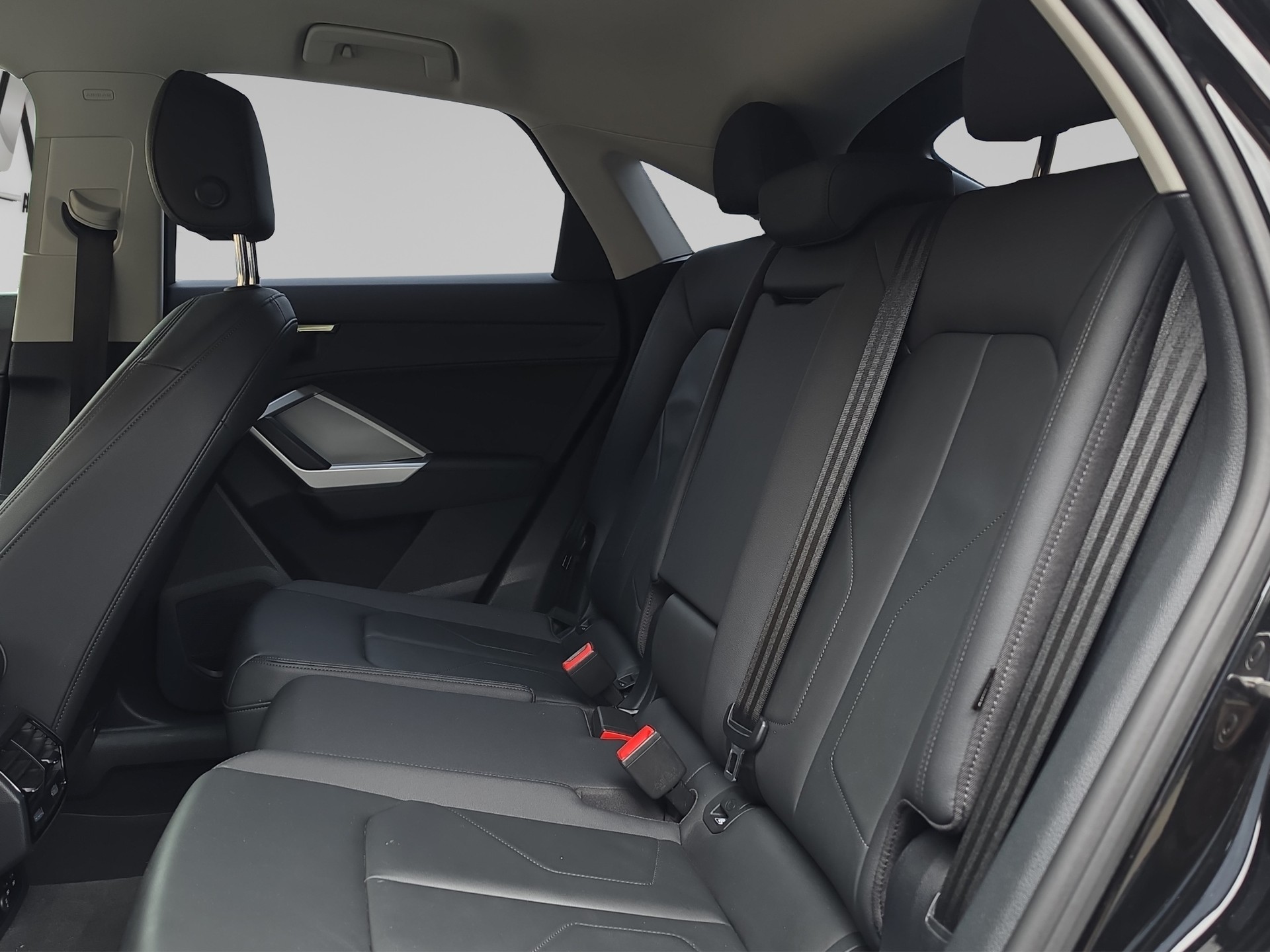 AUDI Q3 Sportback 35 TDI S line Attraction quattro S-tronic-image-12