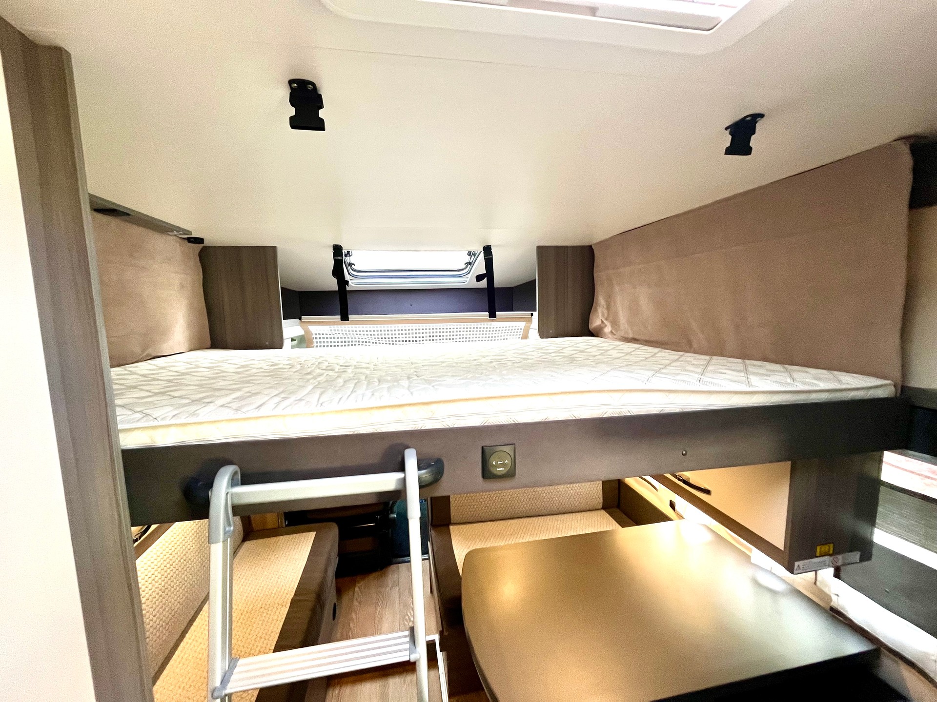 HOBBY Optima T65 mit XXL Stockbetten☀️-image-9