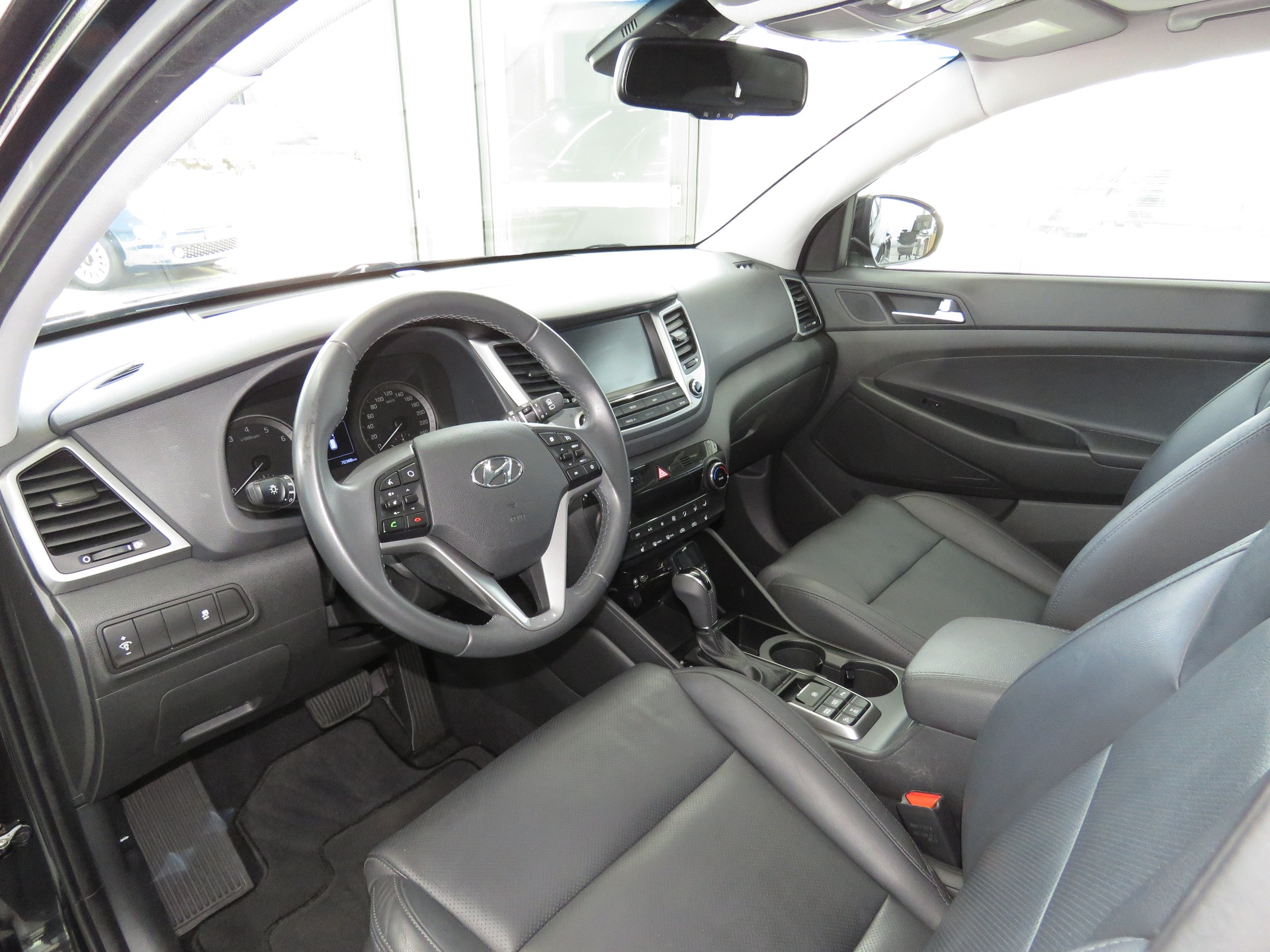 HYUNDAI Tucson 1.6 TGDI Vertex 4WD Automatic-image-6