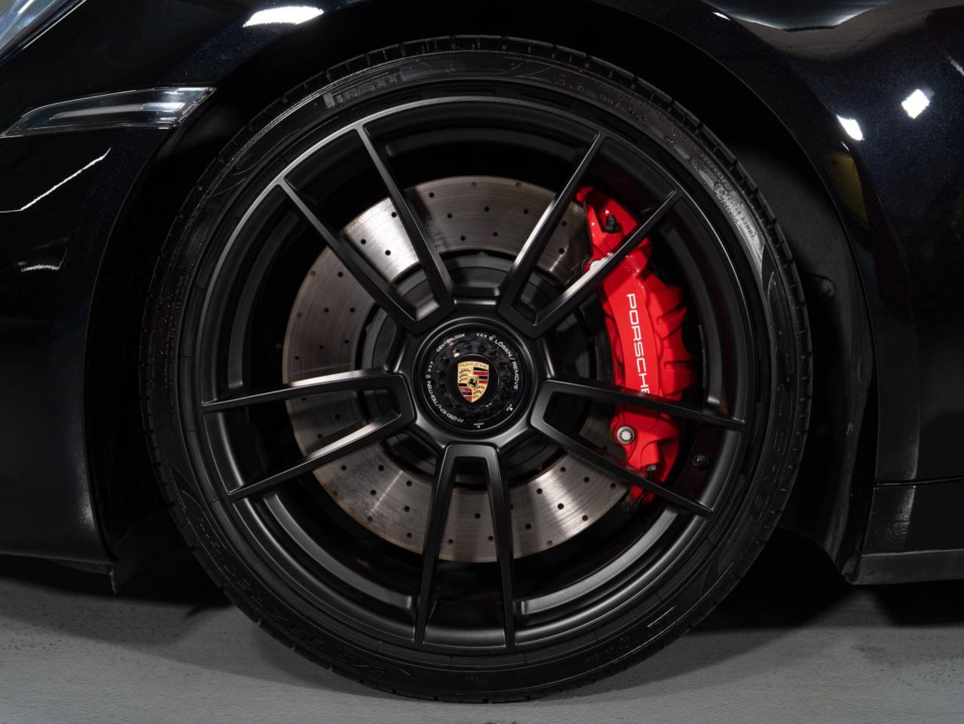 PORSCHE 911 Carrera 4 GTS Cabriolet (MY23)-image-23